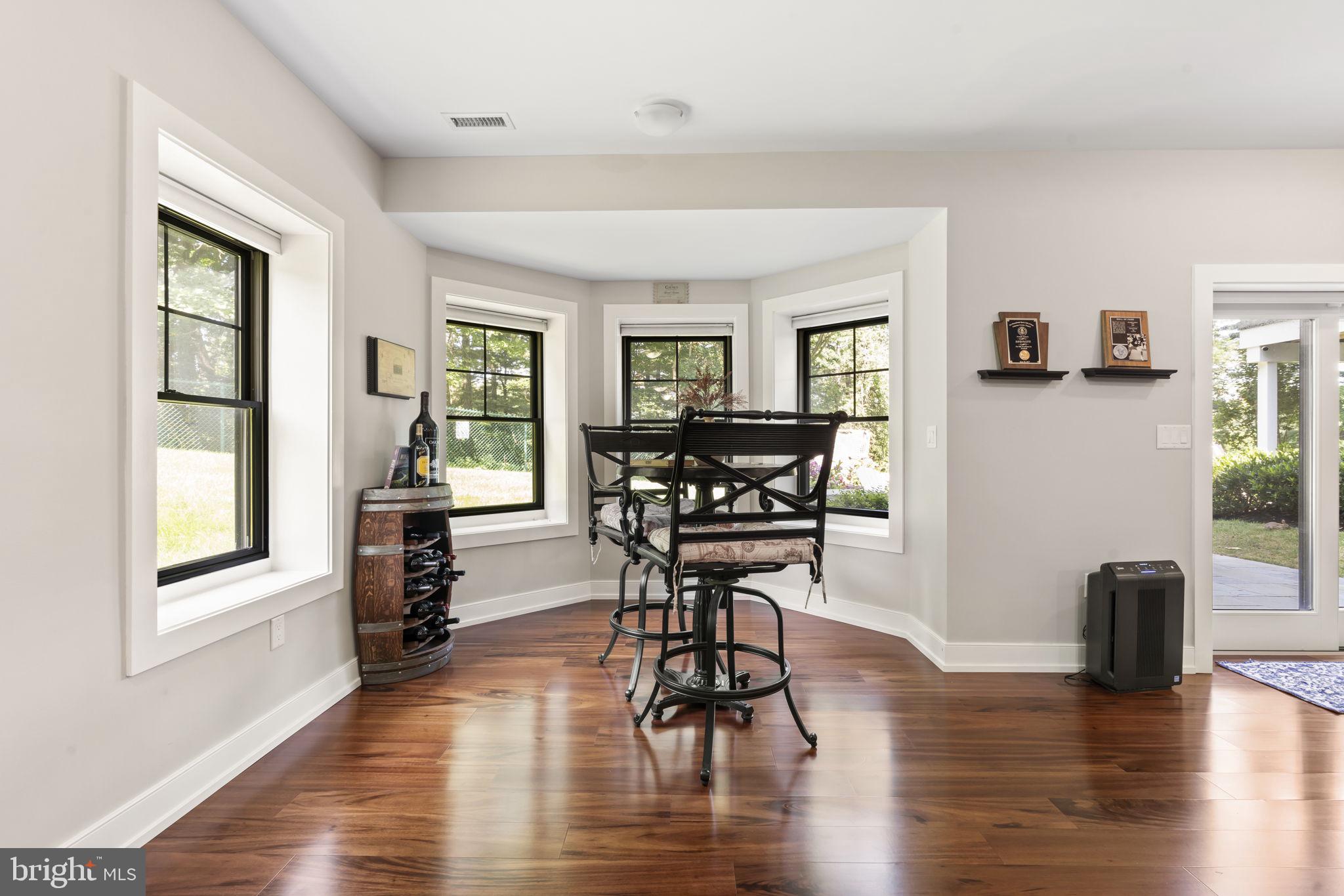 EDGEWATER - Residential