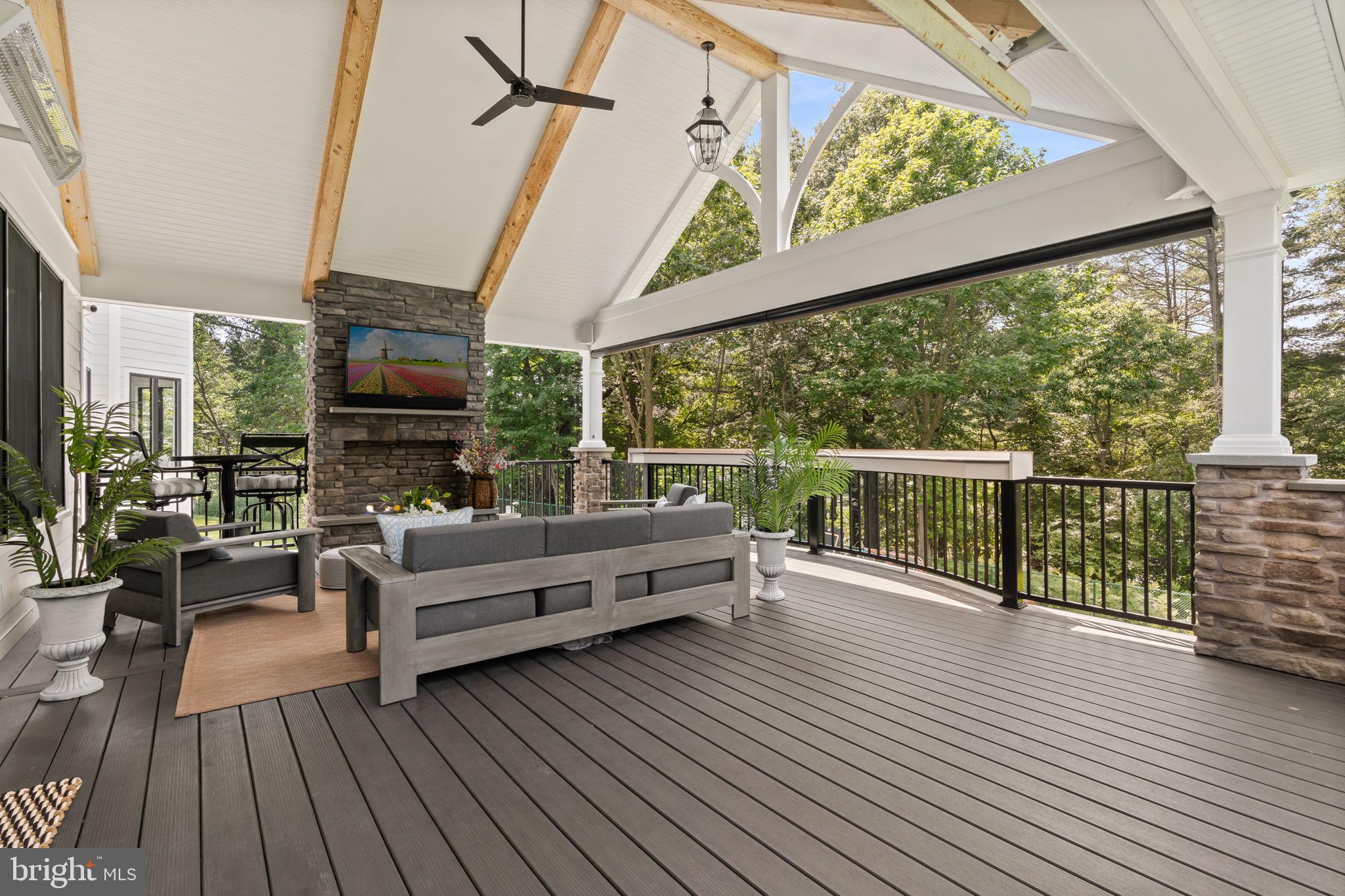 EDGEWATER - Residential