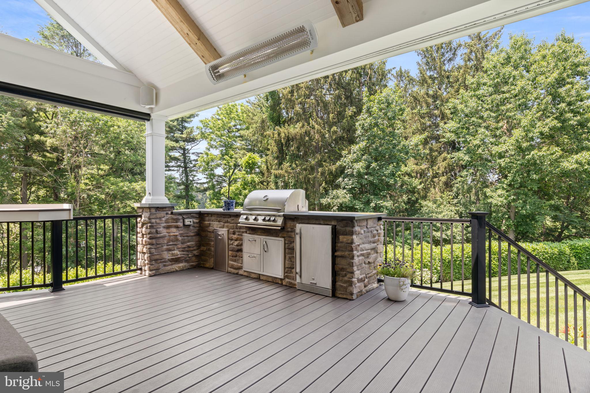 EDGEWATER - Residential