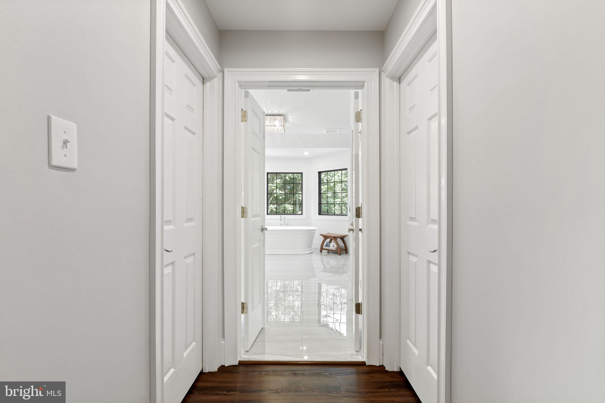 EDGEWATER - Residential