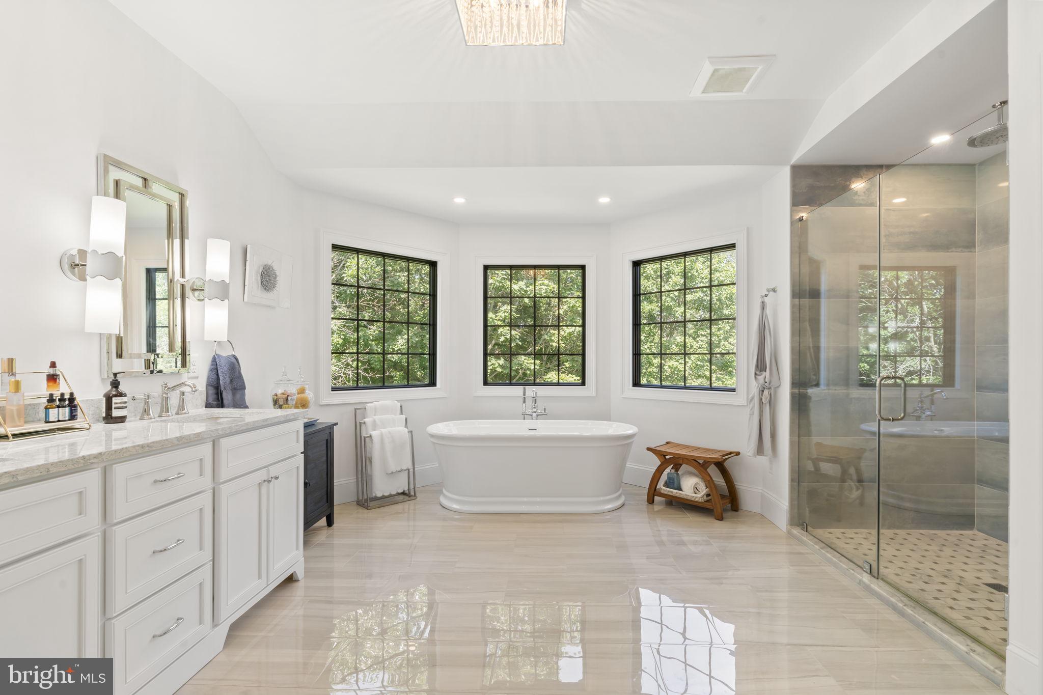 EDGEWATER - Residential