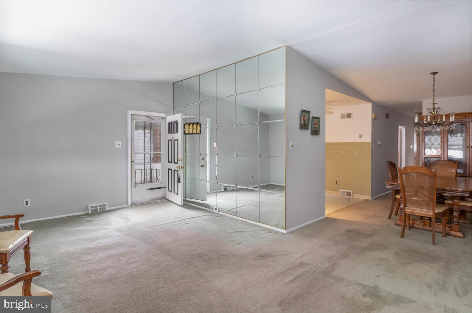 SOMERTON - Residential