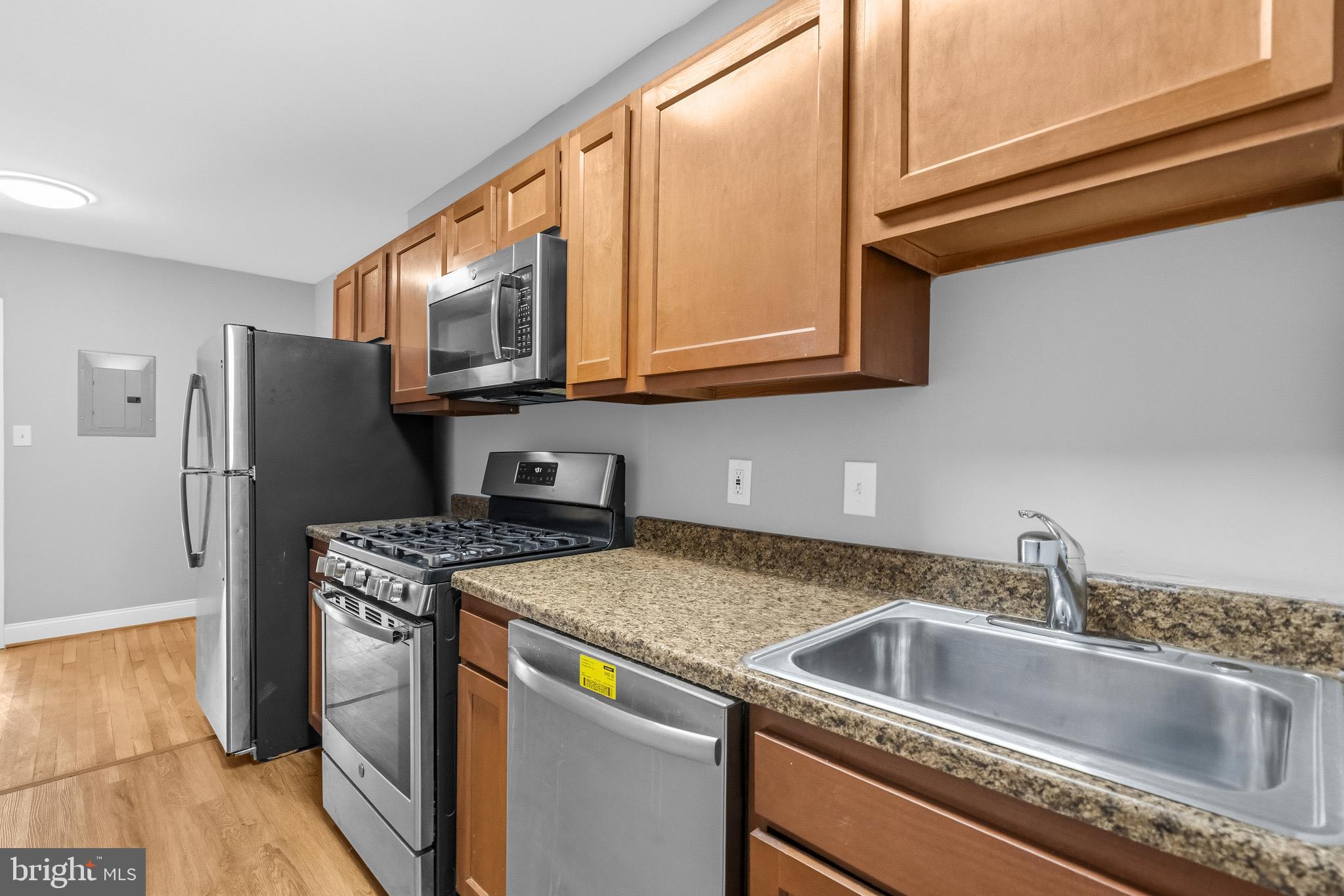 2204 16TH STREET SE