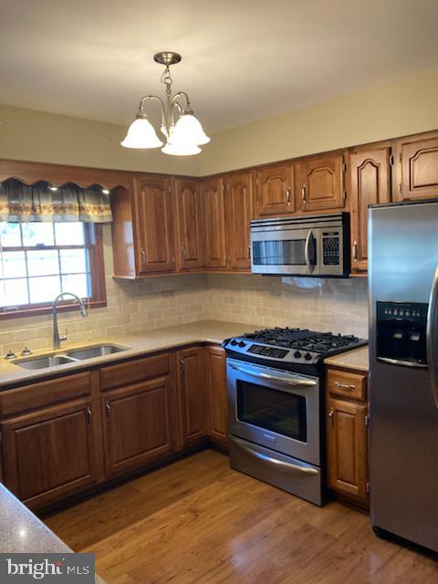 GRANBYS COVE - Residential