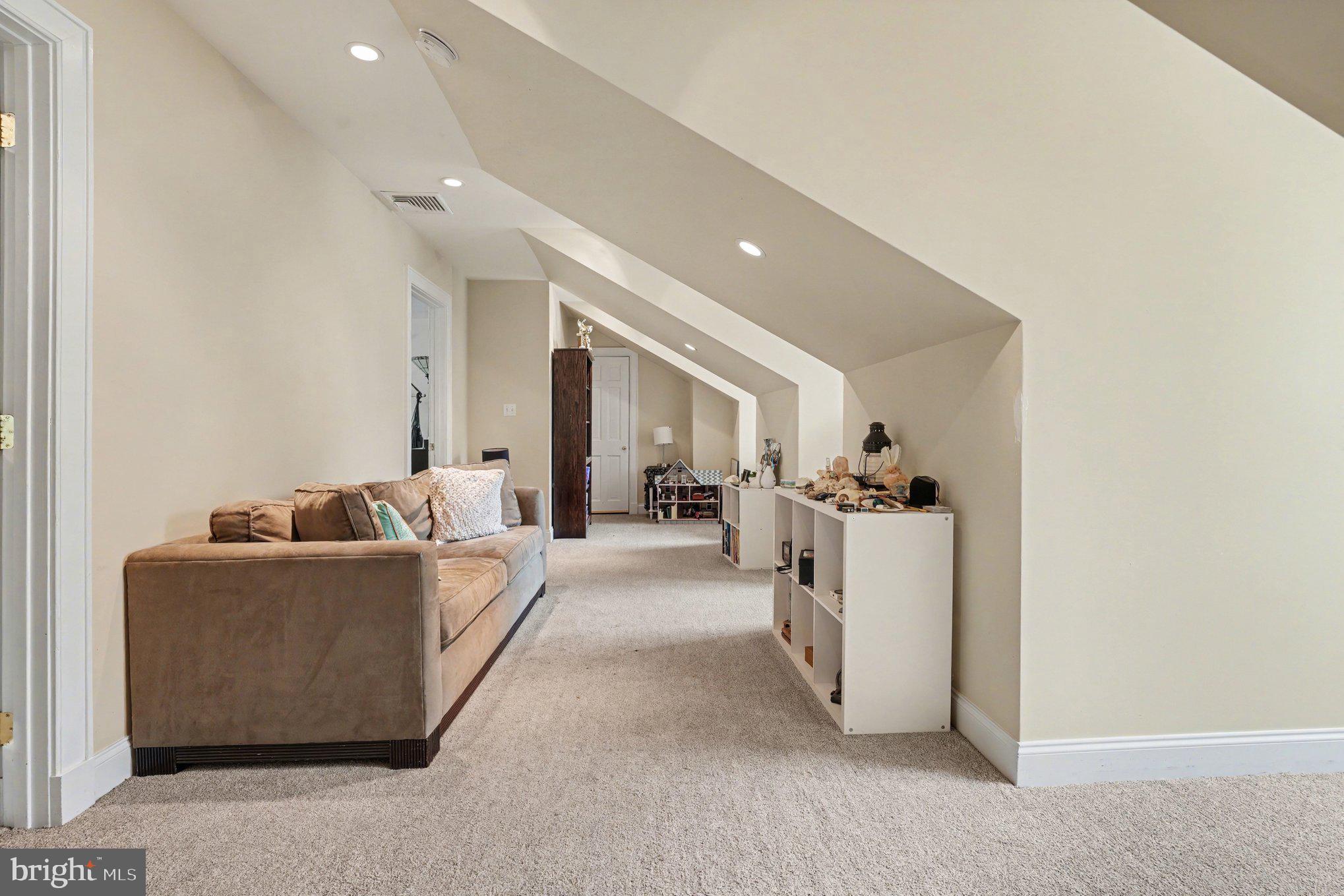 SPRING VALLEY - Residential