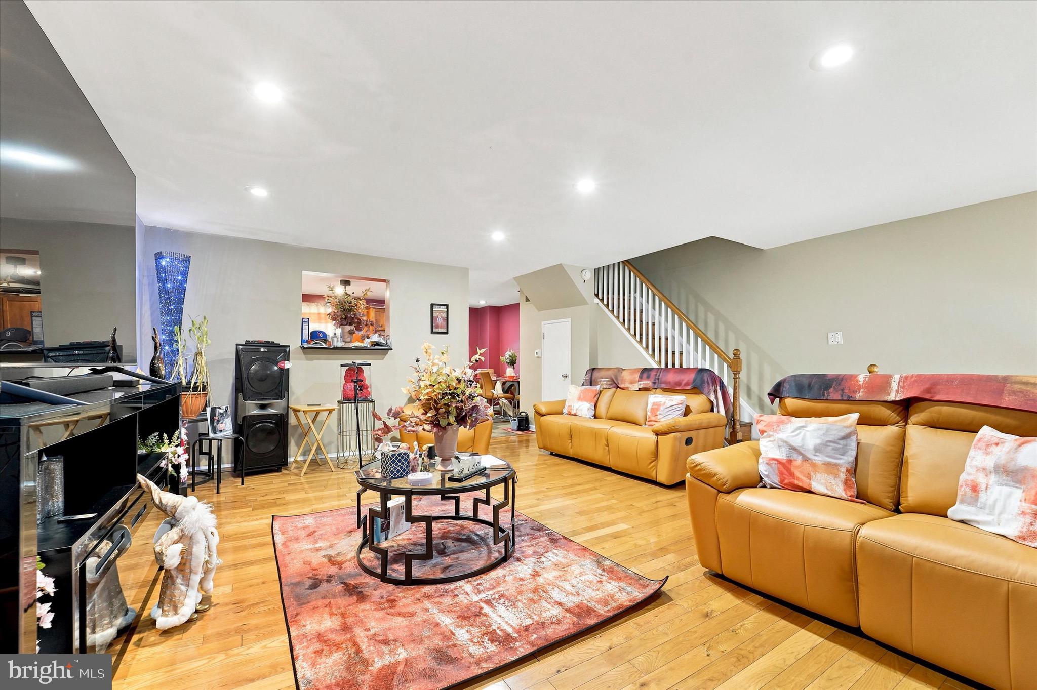 1205 W MASTER STREET