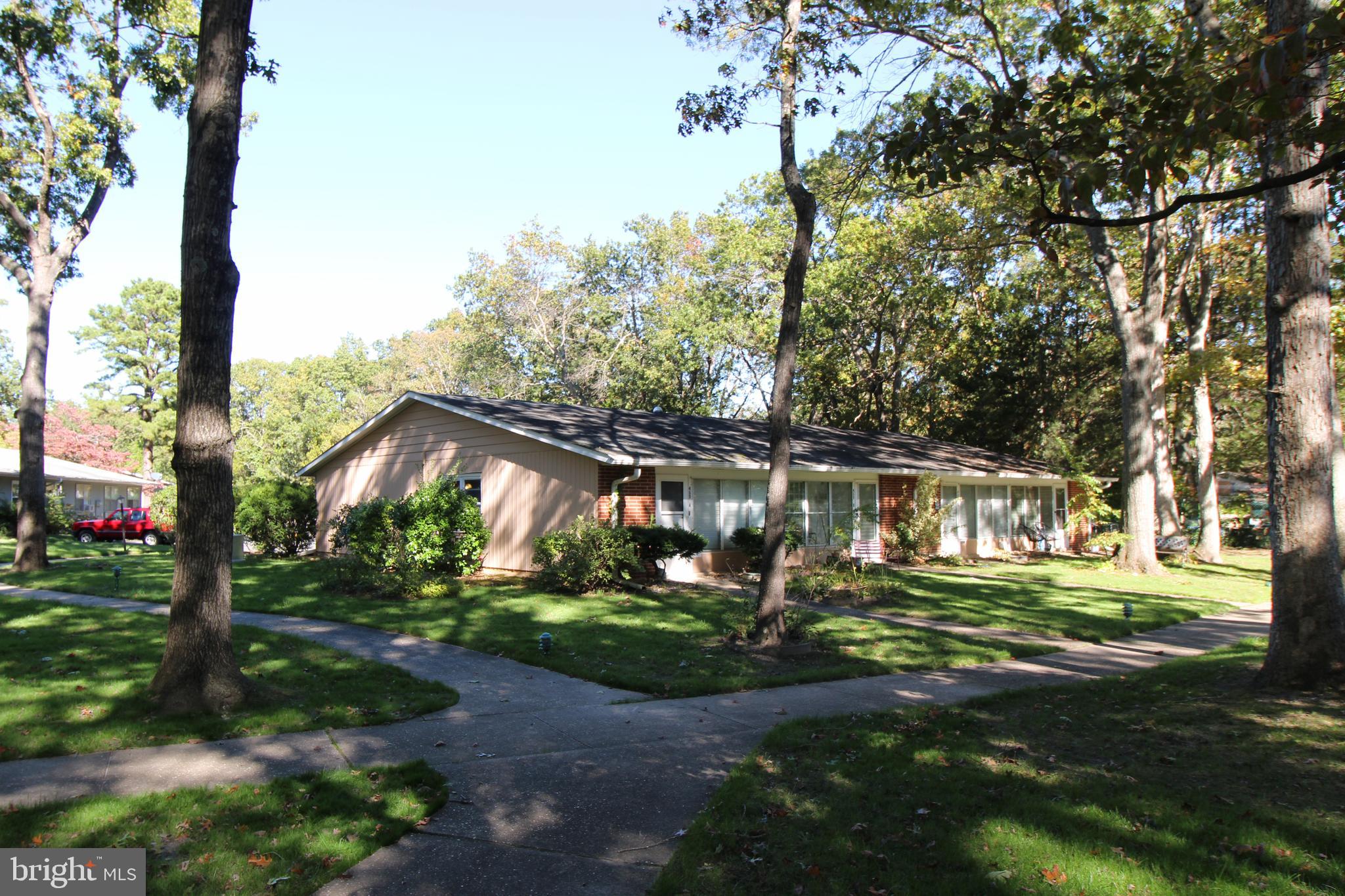 469A THORNBURY COURT