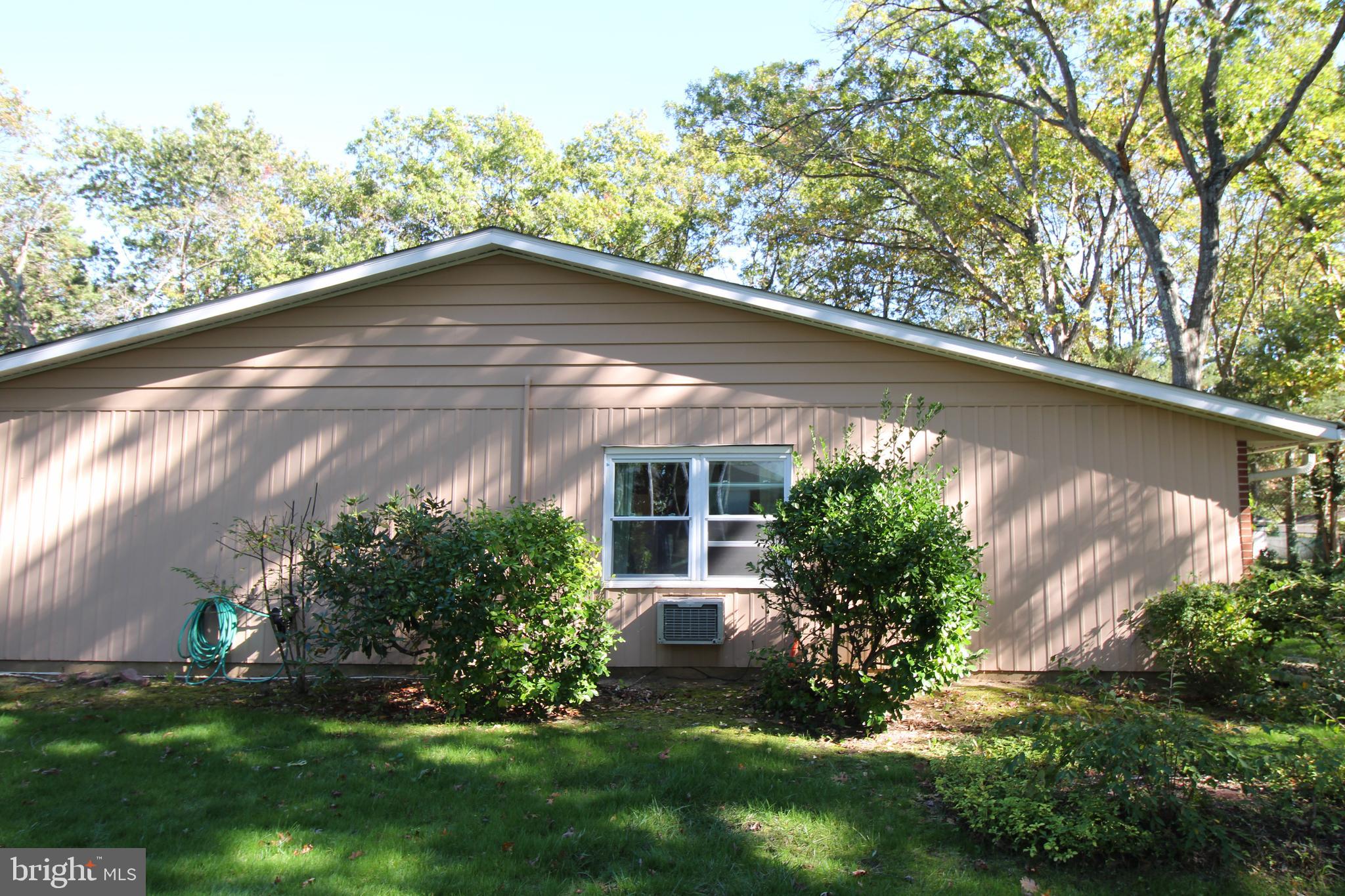 469A THORNBURY COURT