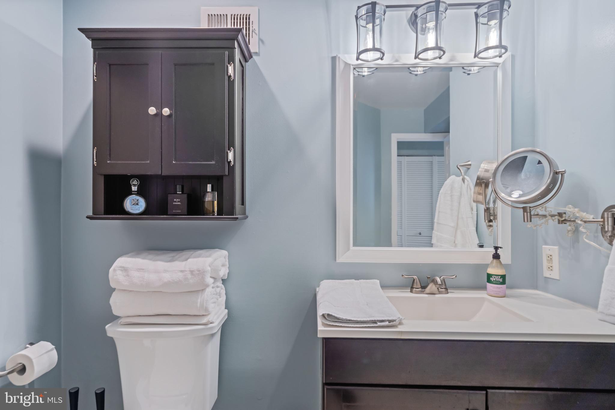 FOUNTAIN COURT - Residential