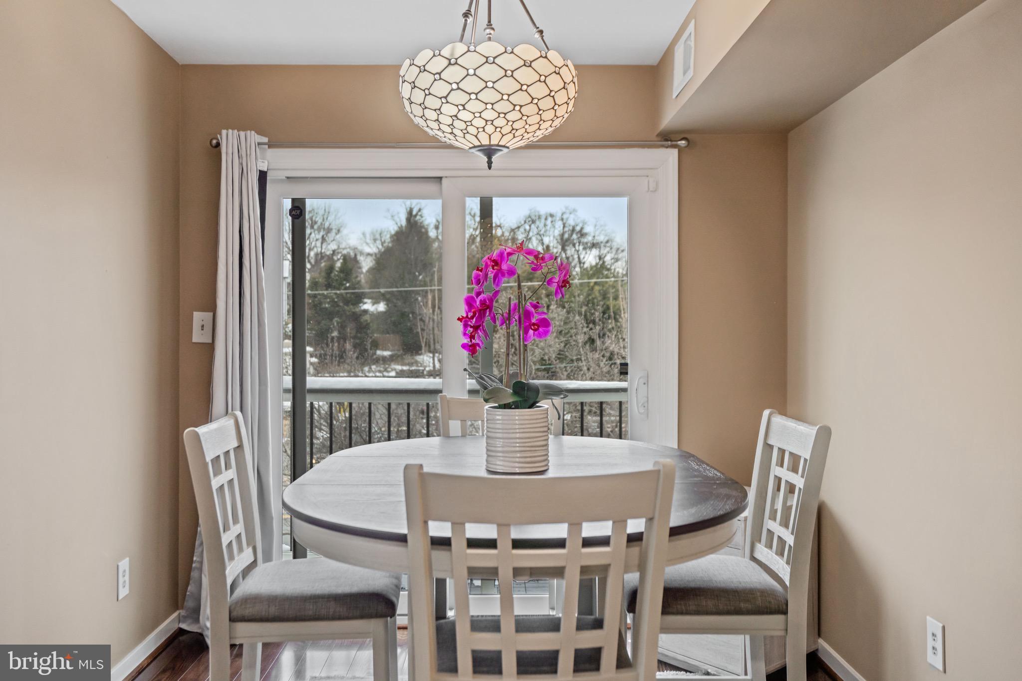 FOUNTAIN COURT - Residential