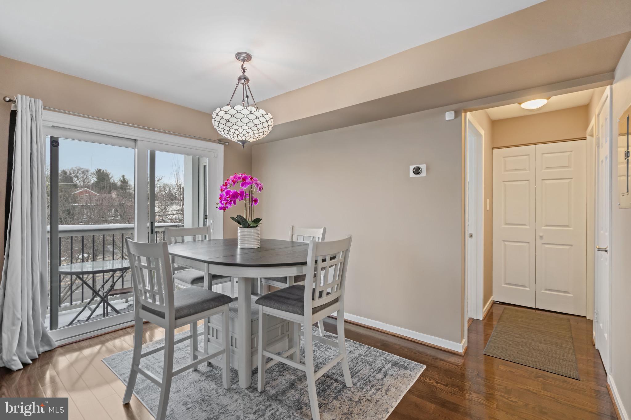 FOUNTAIN COURT - Residential