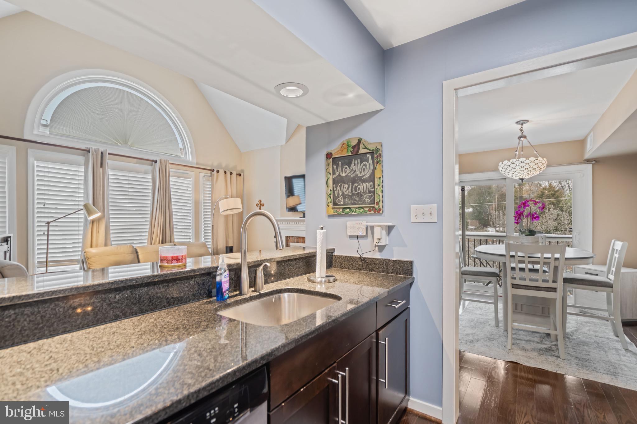 FOUNTAIN COURT - Residential