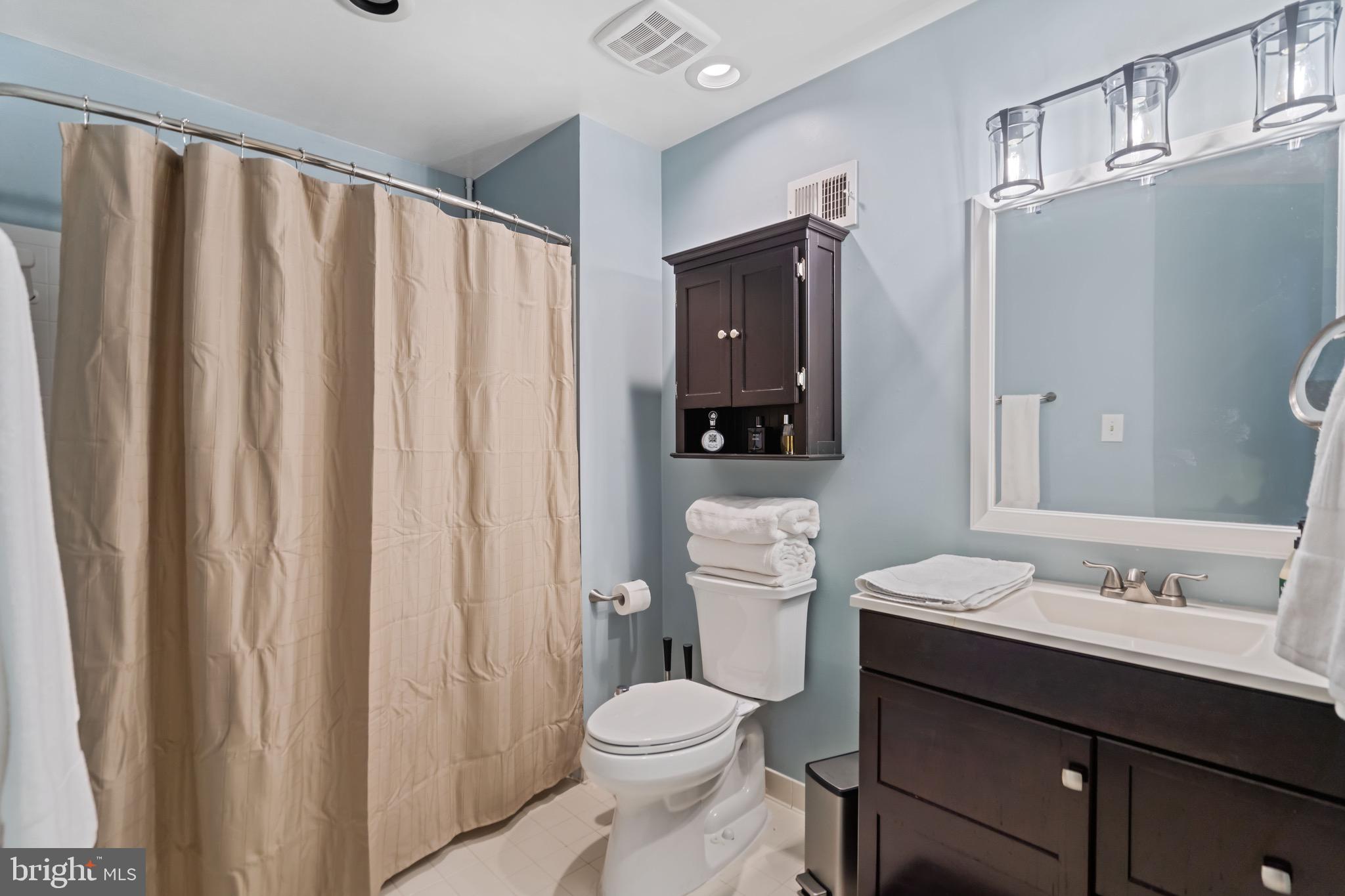 FOUNTAIN COURT - Residential