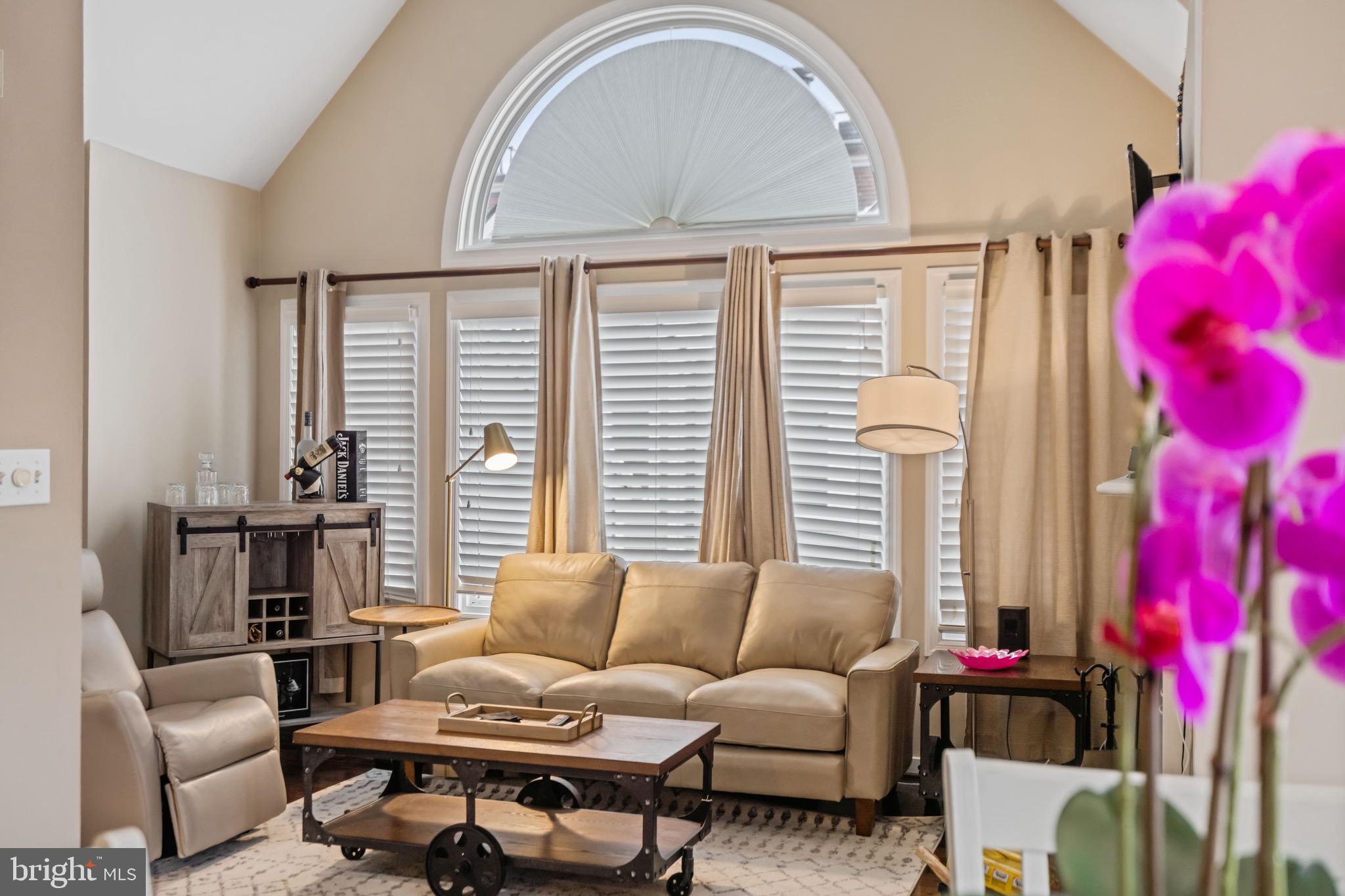 FOUNTAIN COURT - Residential