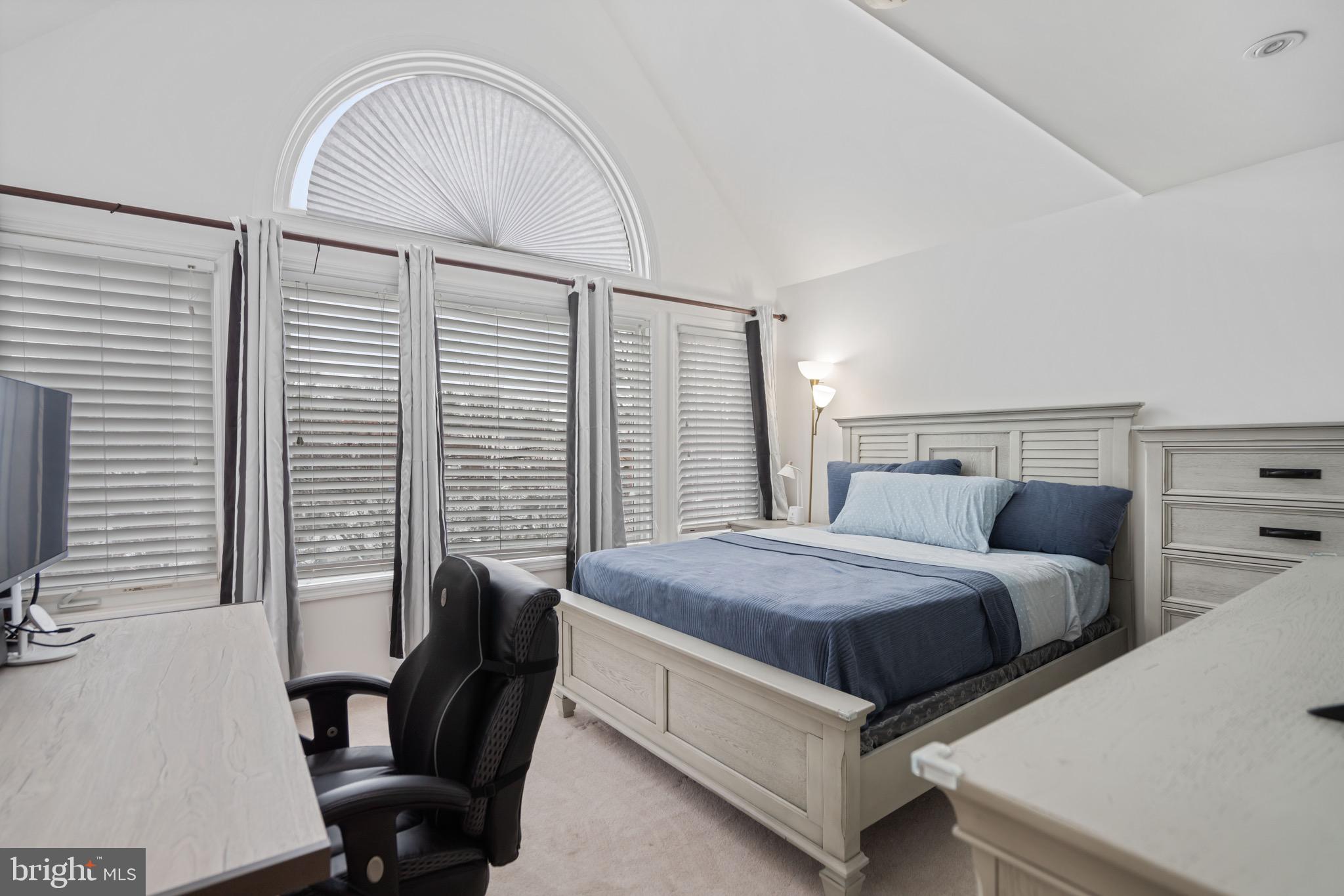 FOUNTAIN COURT - Residential