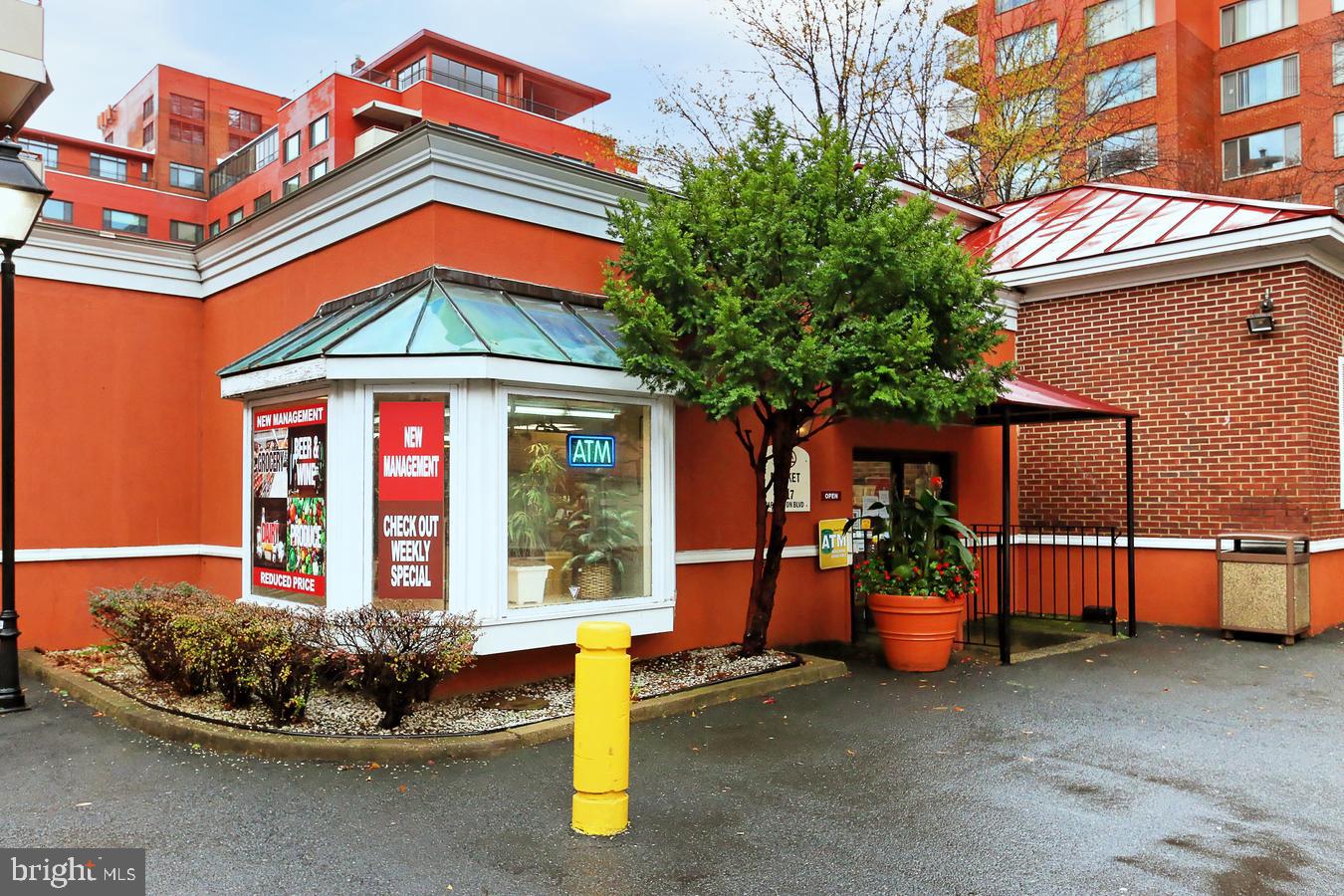 RIVER PLACE EAST - Residential