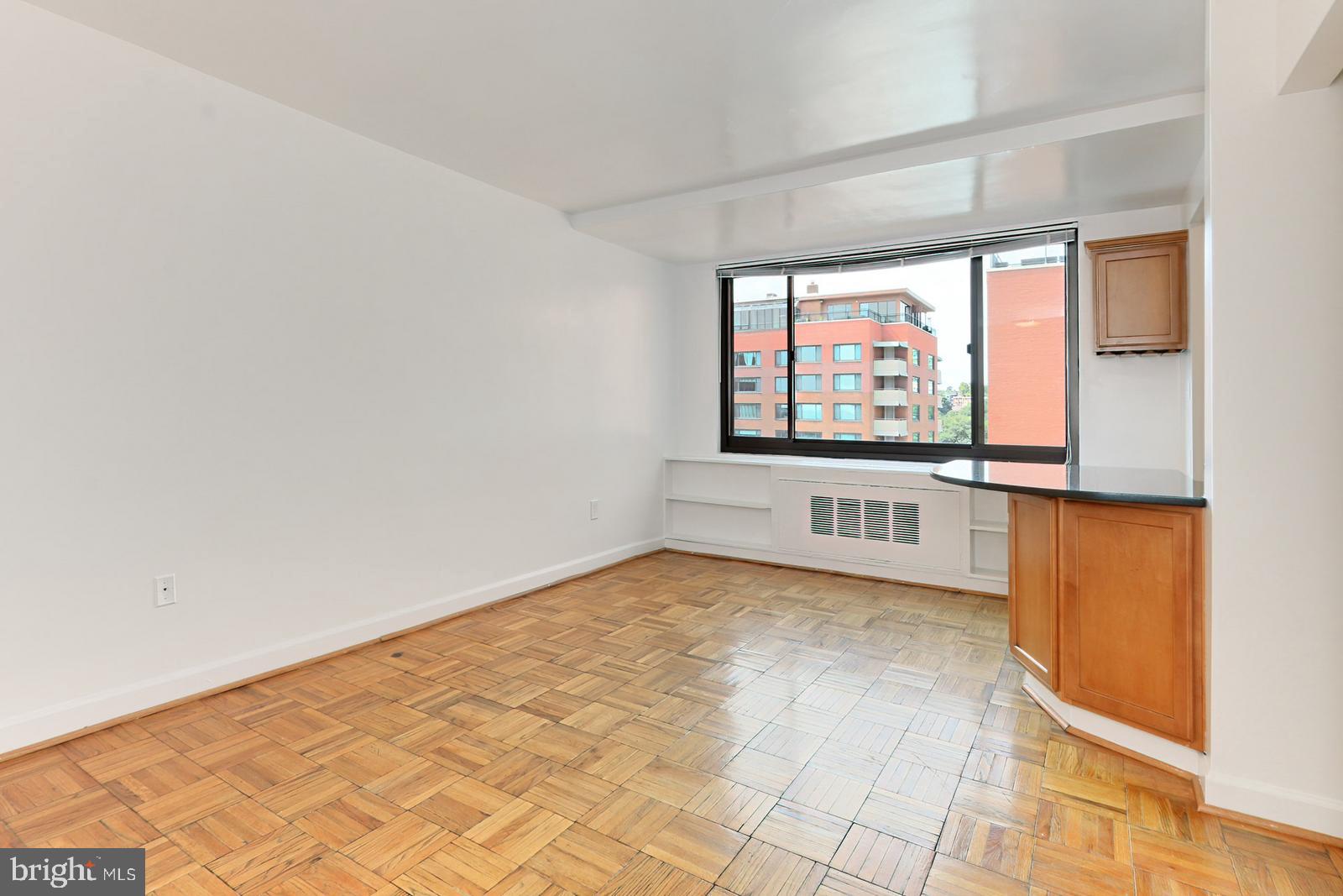 RIVER PLACE EAST - Residential