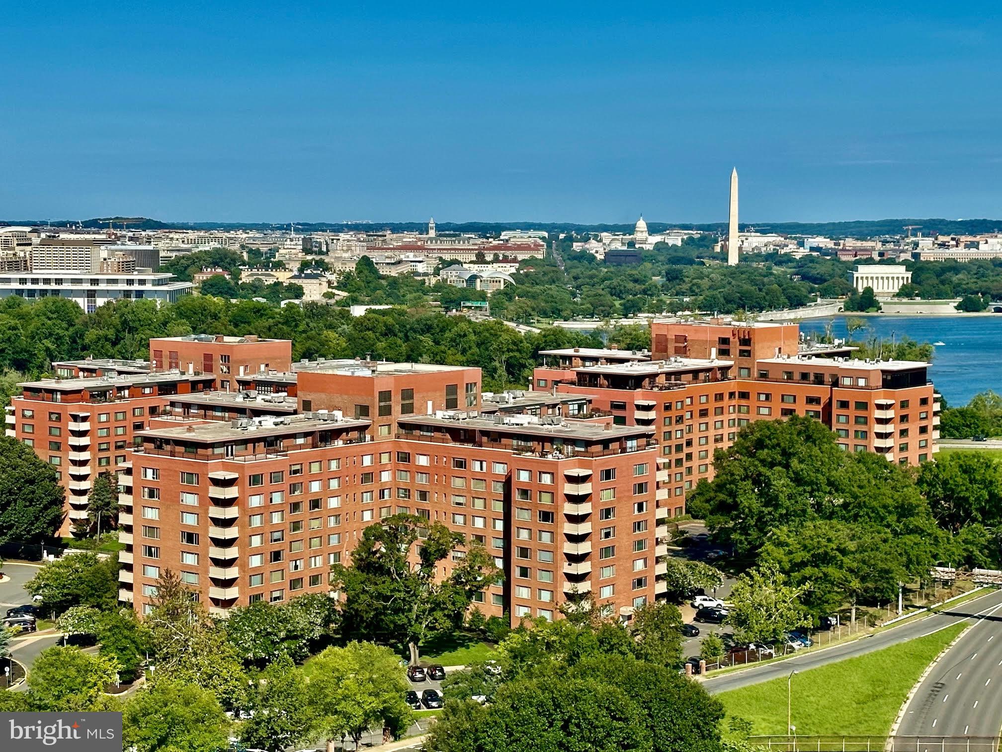 RIVER PLACE EAST - Residential