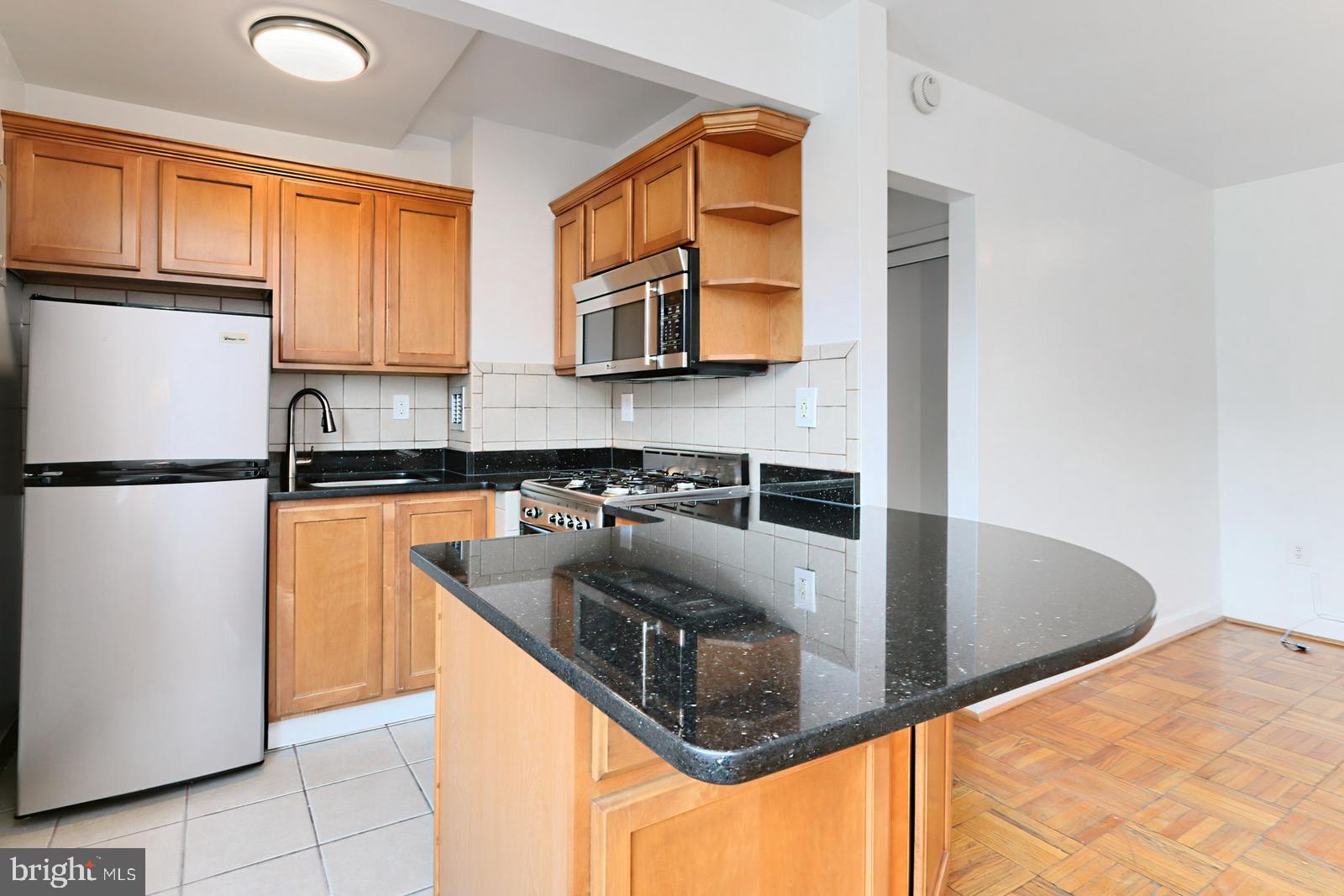 RIVER PLACE EAST - Residential