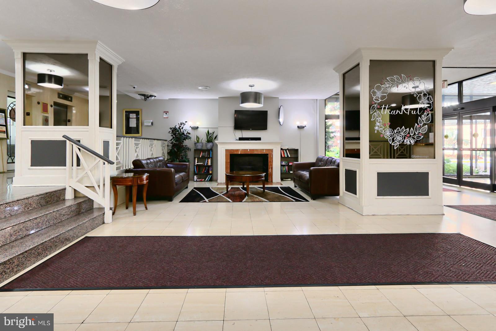 RIVER PLACE EAST - Residential