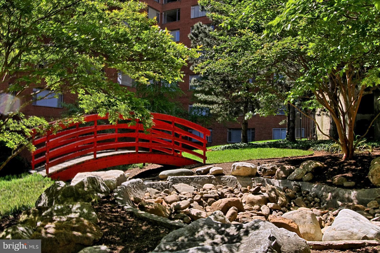 RIVER PLACE EAST - Residential