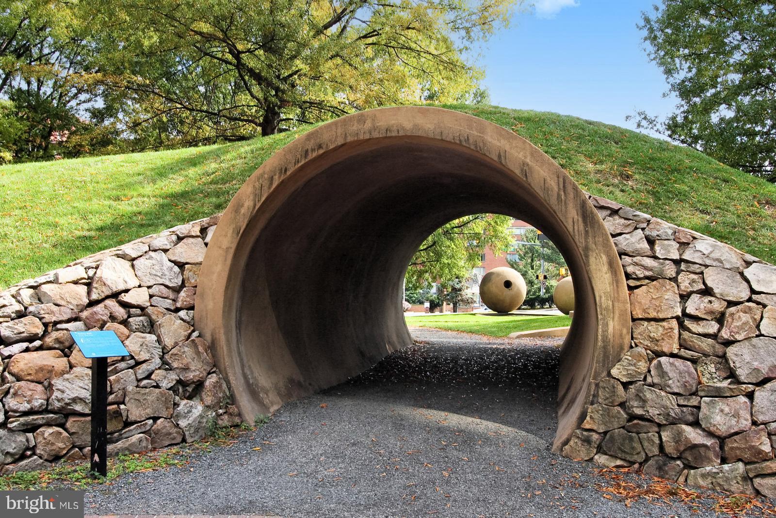 RIVER PLACE EAST - Residential