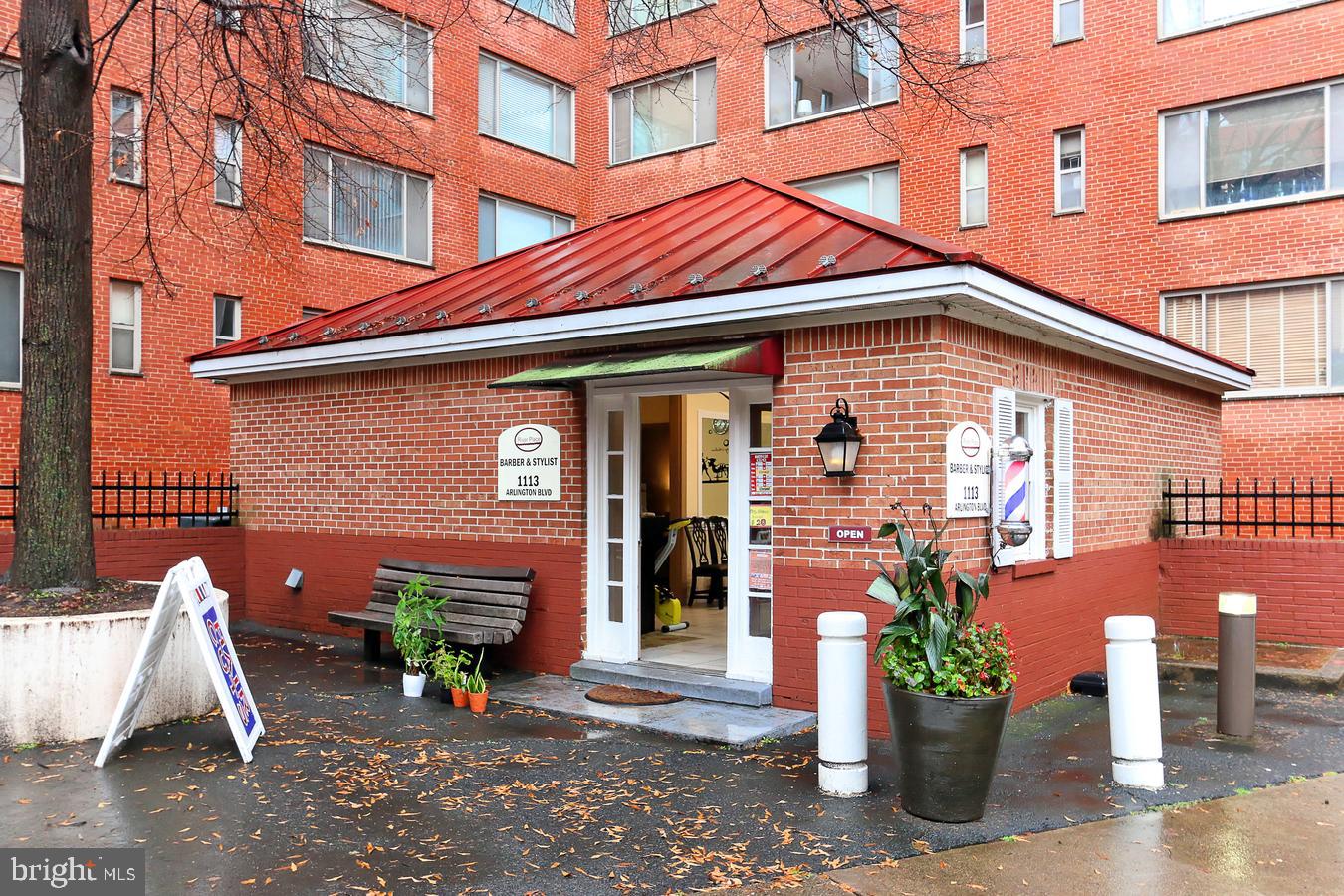 RIVER PLACE EAST - Residential