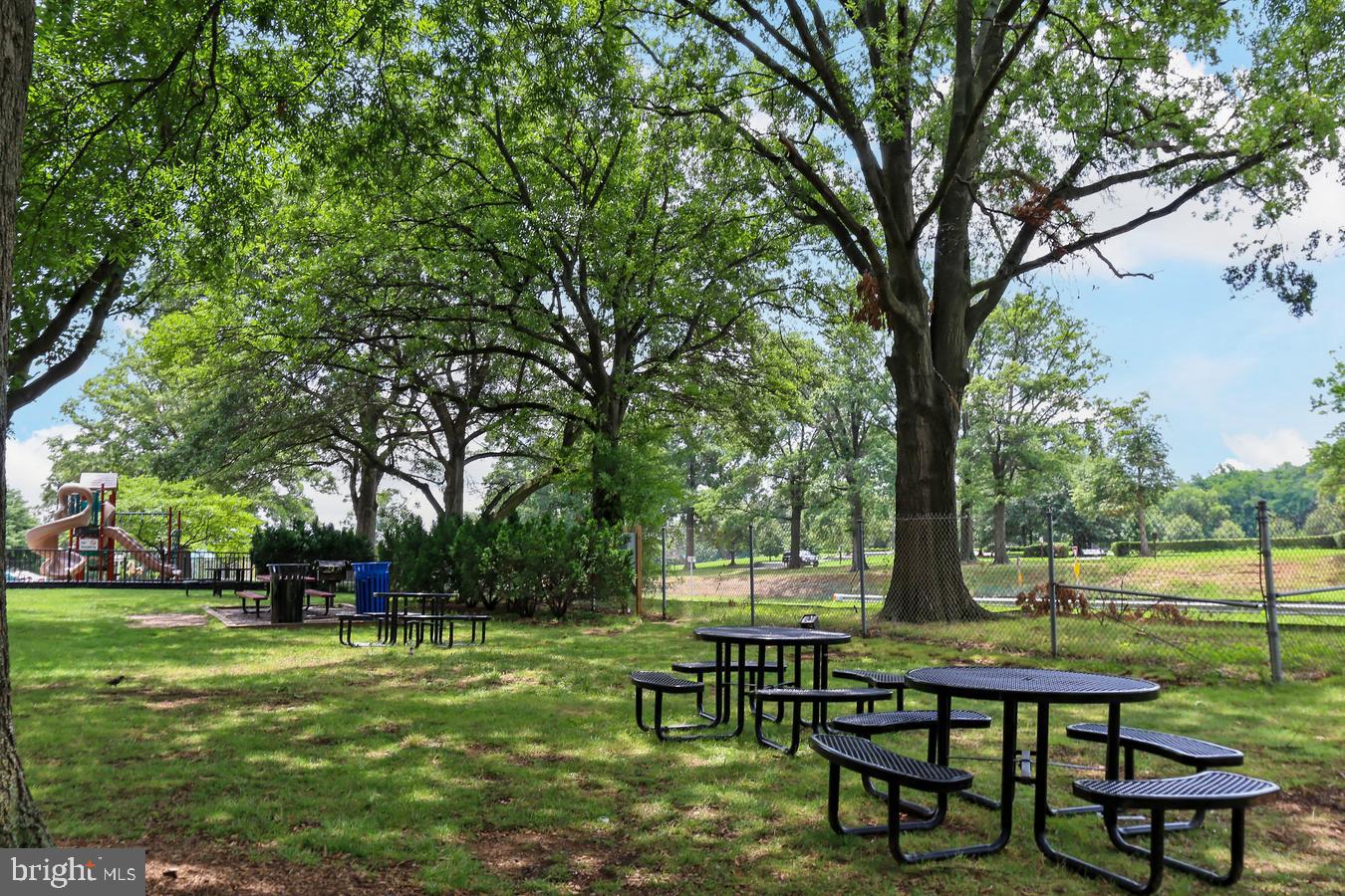 RIVER PLACE EAST - Residential