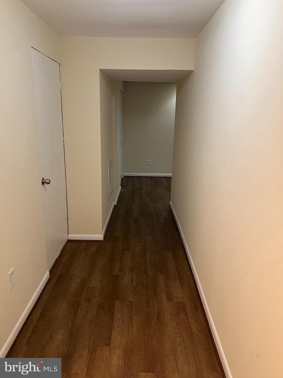 448 JUMPERS COURT