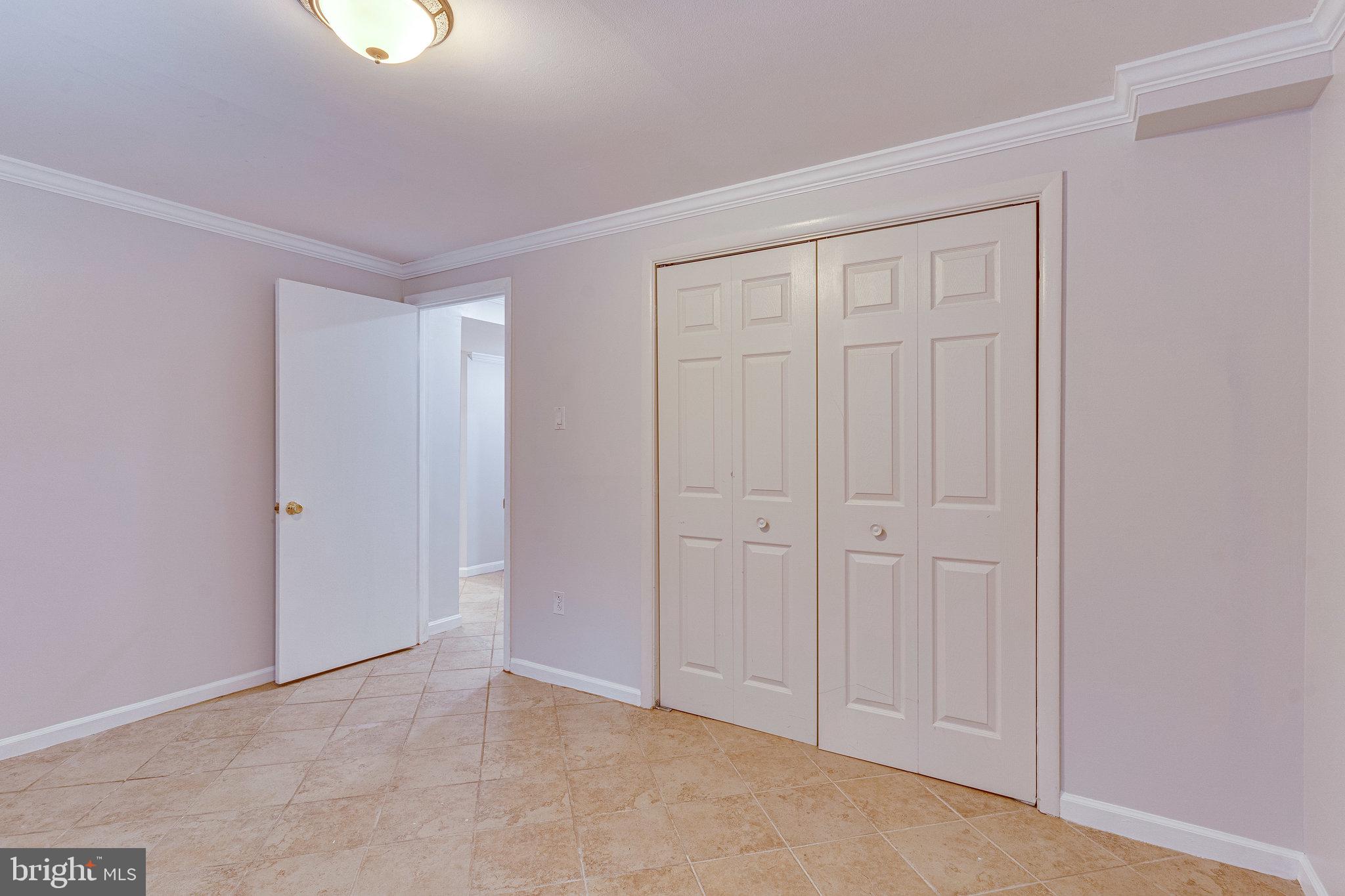 AYRLAWN - Residential Lease