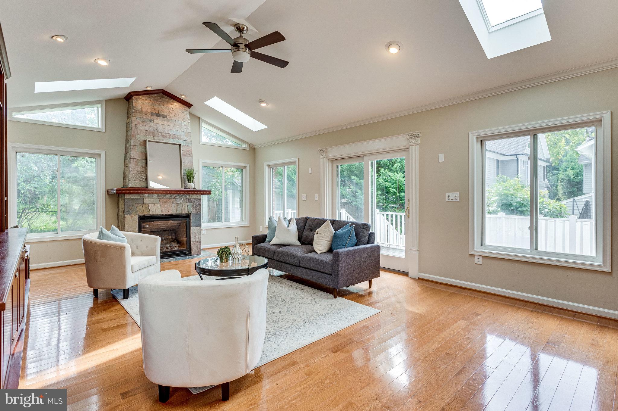 AYRLAWN - Residential Lease