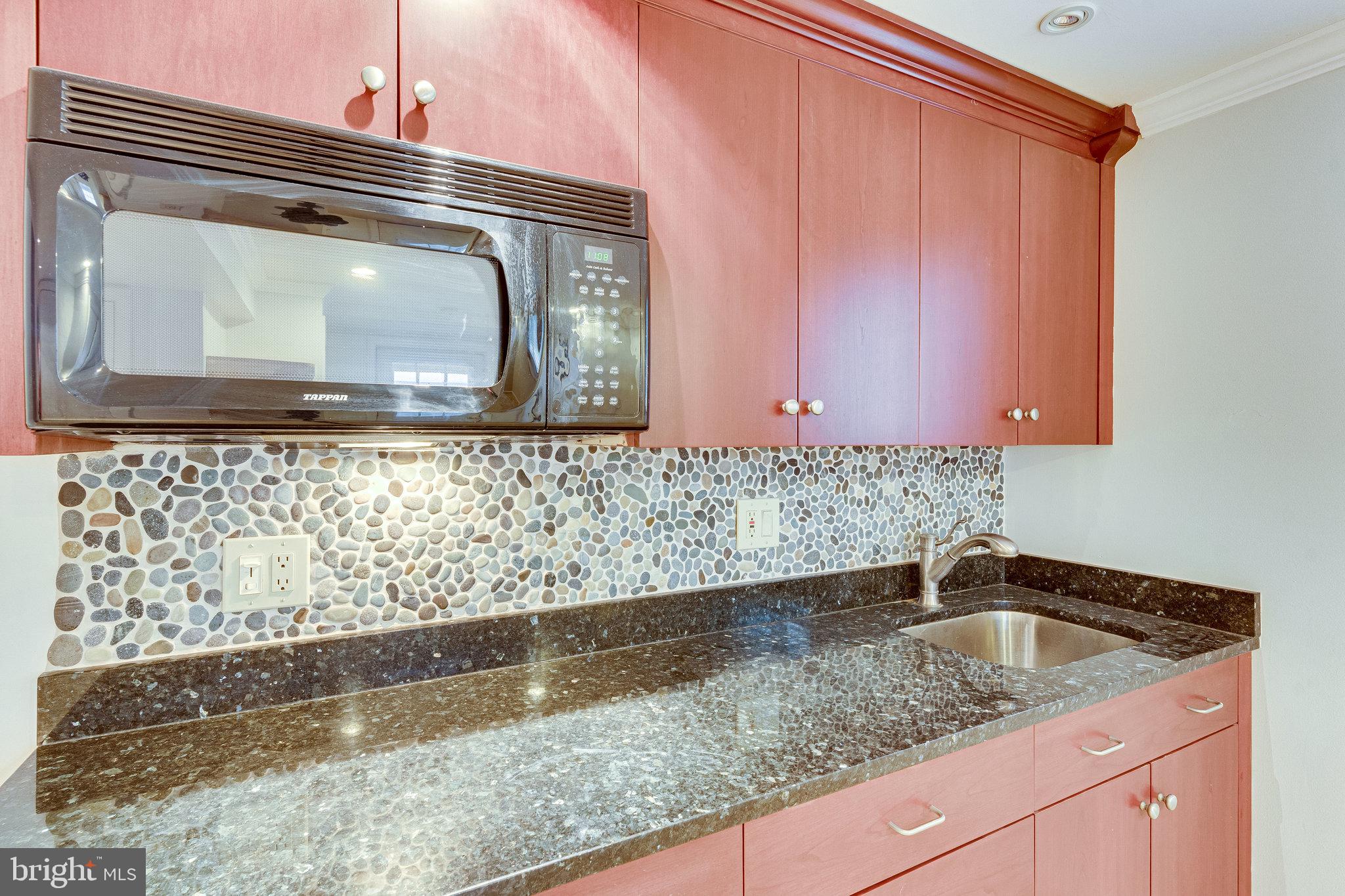 AYRLAWN - Residential Lease