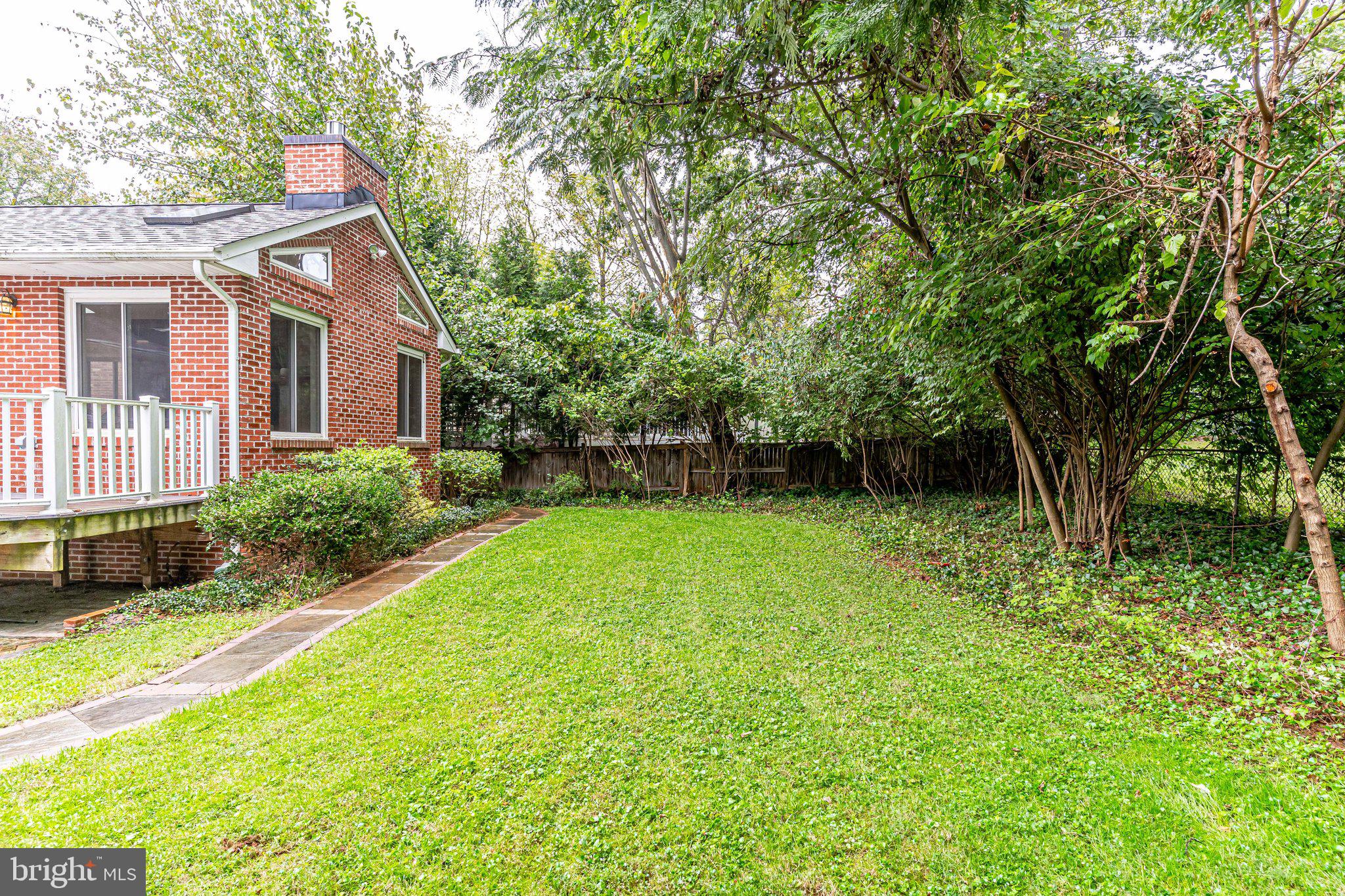 AYRLAWN - Residential Lease