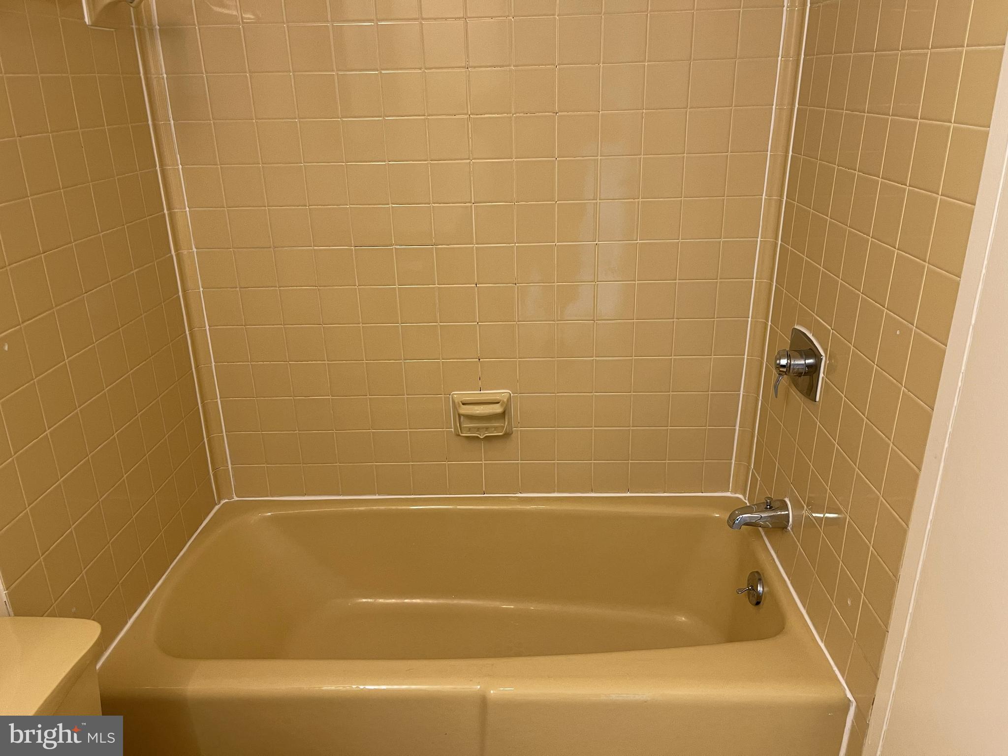 PROMENADE TOWERS - Residential