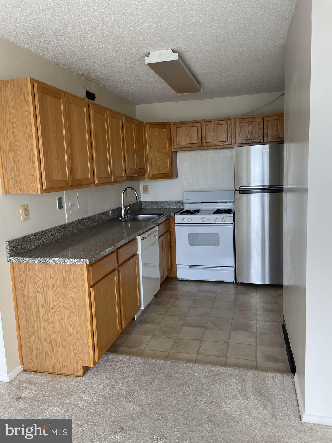 PROMENADE TOWERS - Residential