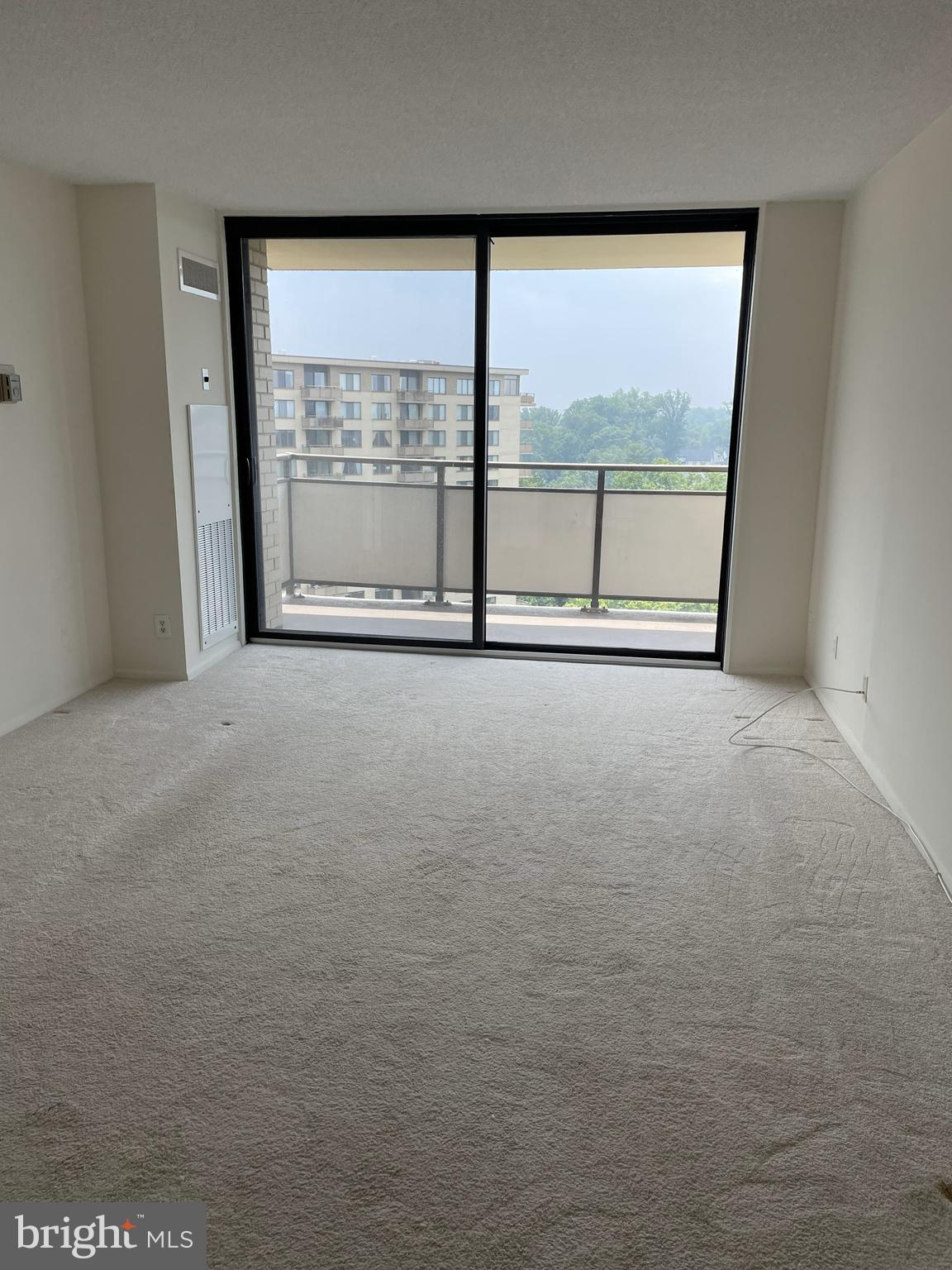 PROMENADE TOWERS - Residential