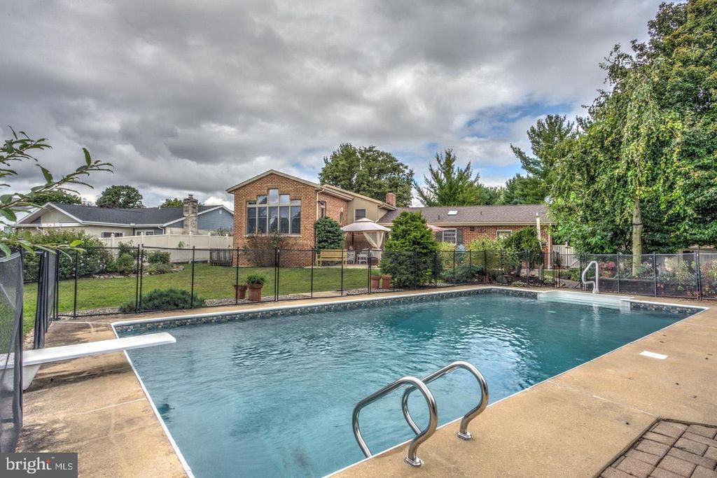 Photo of 1188 MARIE AVE, EPHRATA, PA 17522 (MLS # PALA2029294)