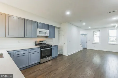 MLS: MDBA2158310