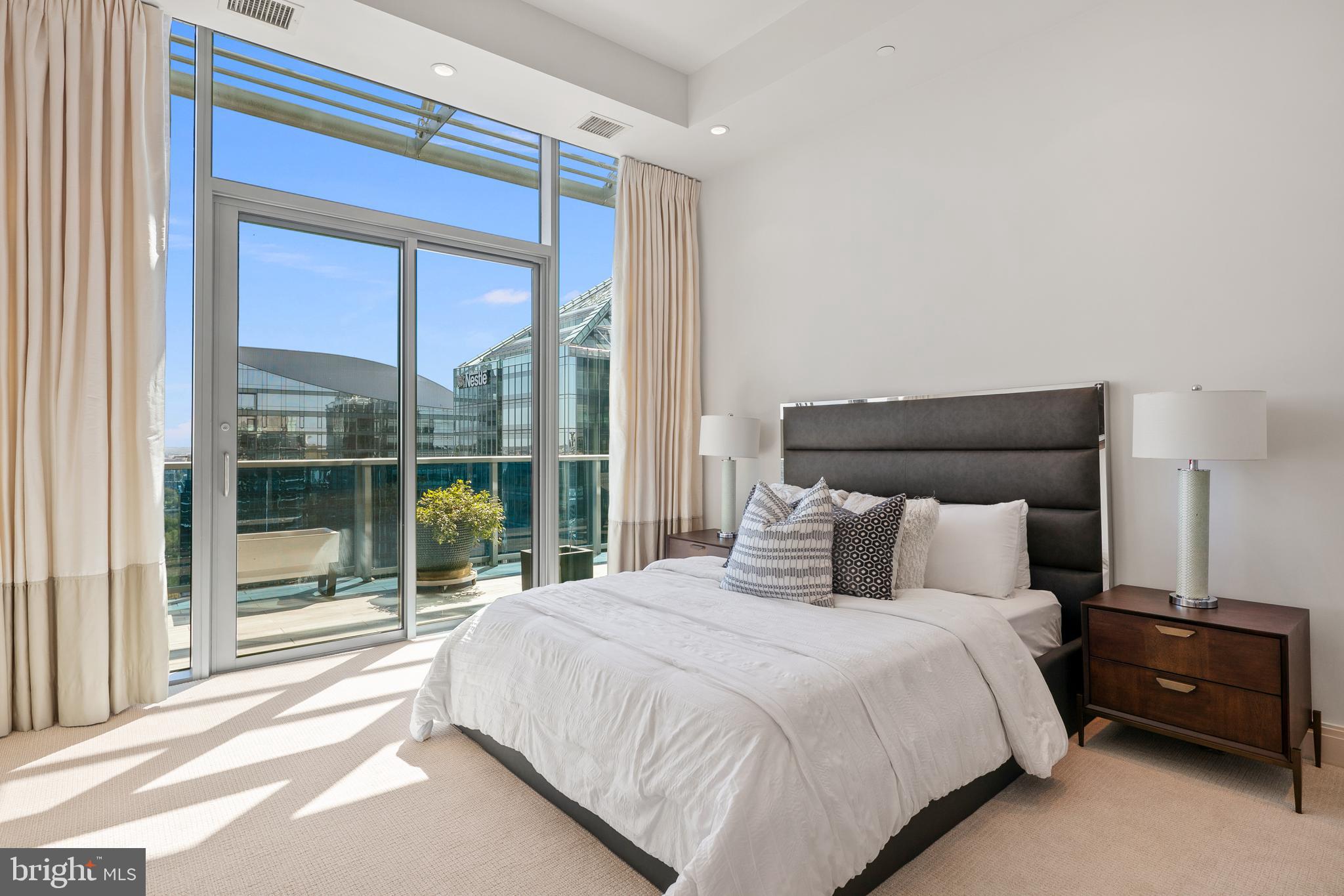 ROSSLYN - Residential