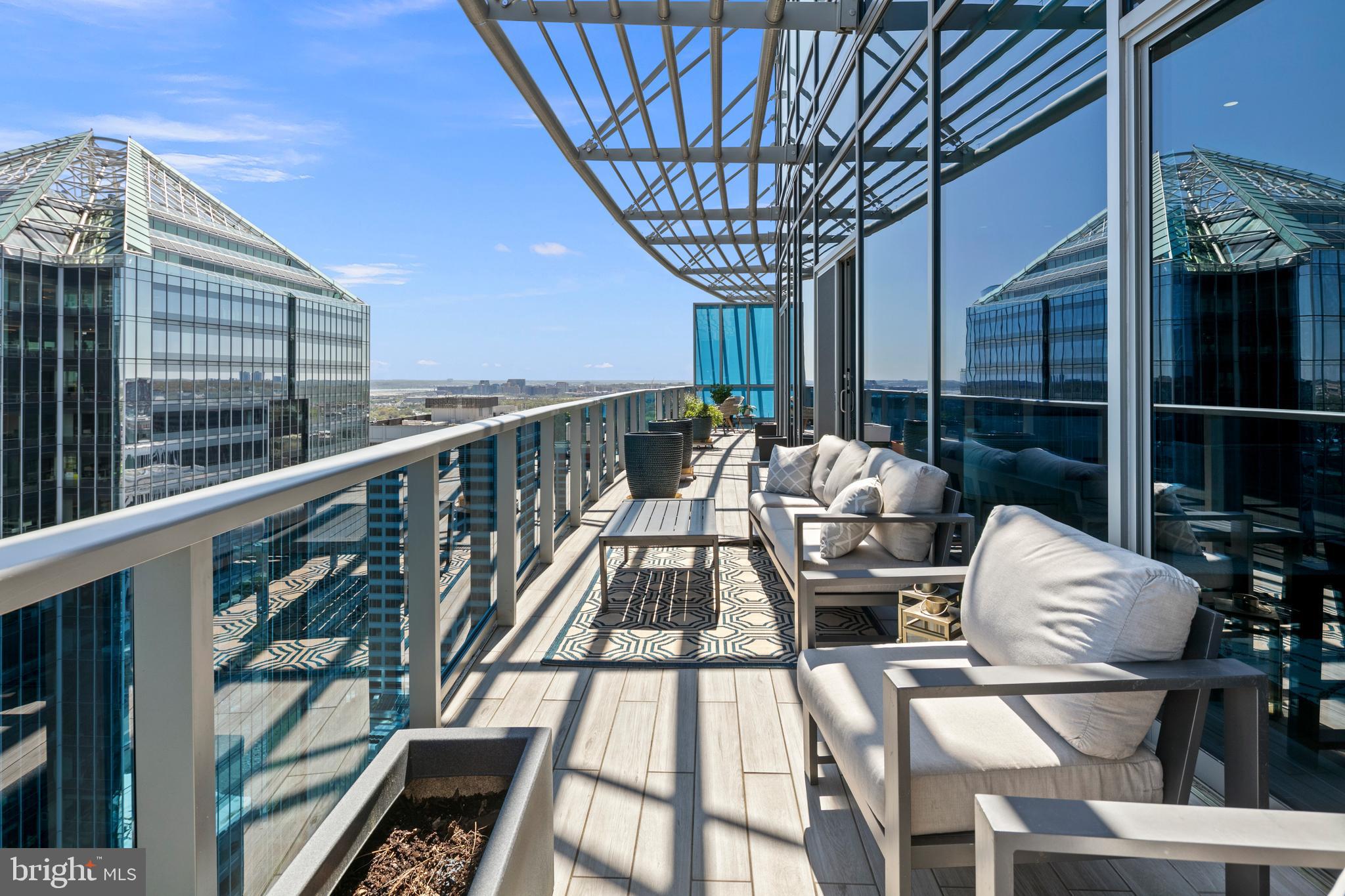 ROSSLYN - Residential