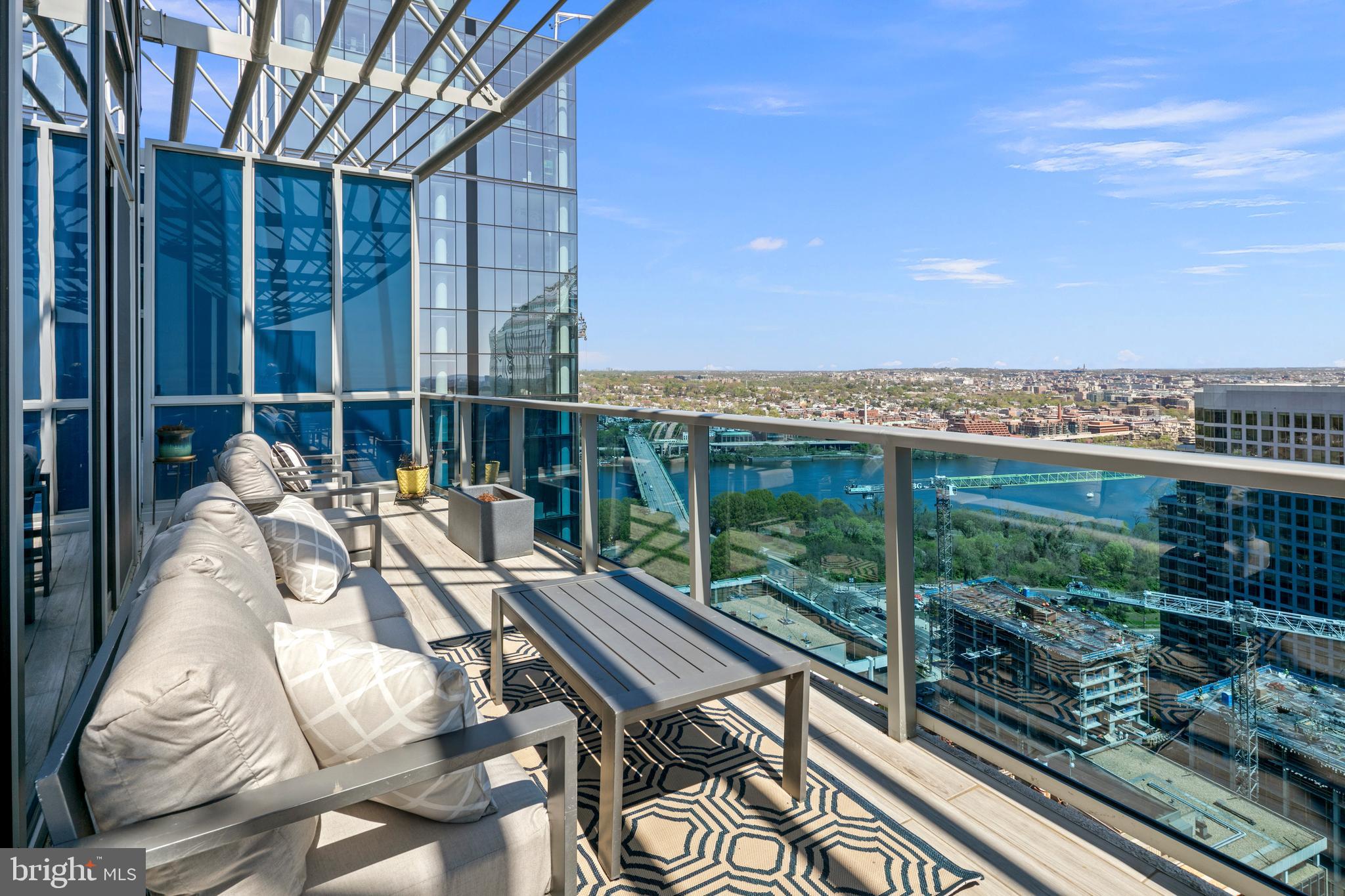 ROSSLYN - Residential