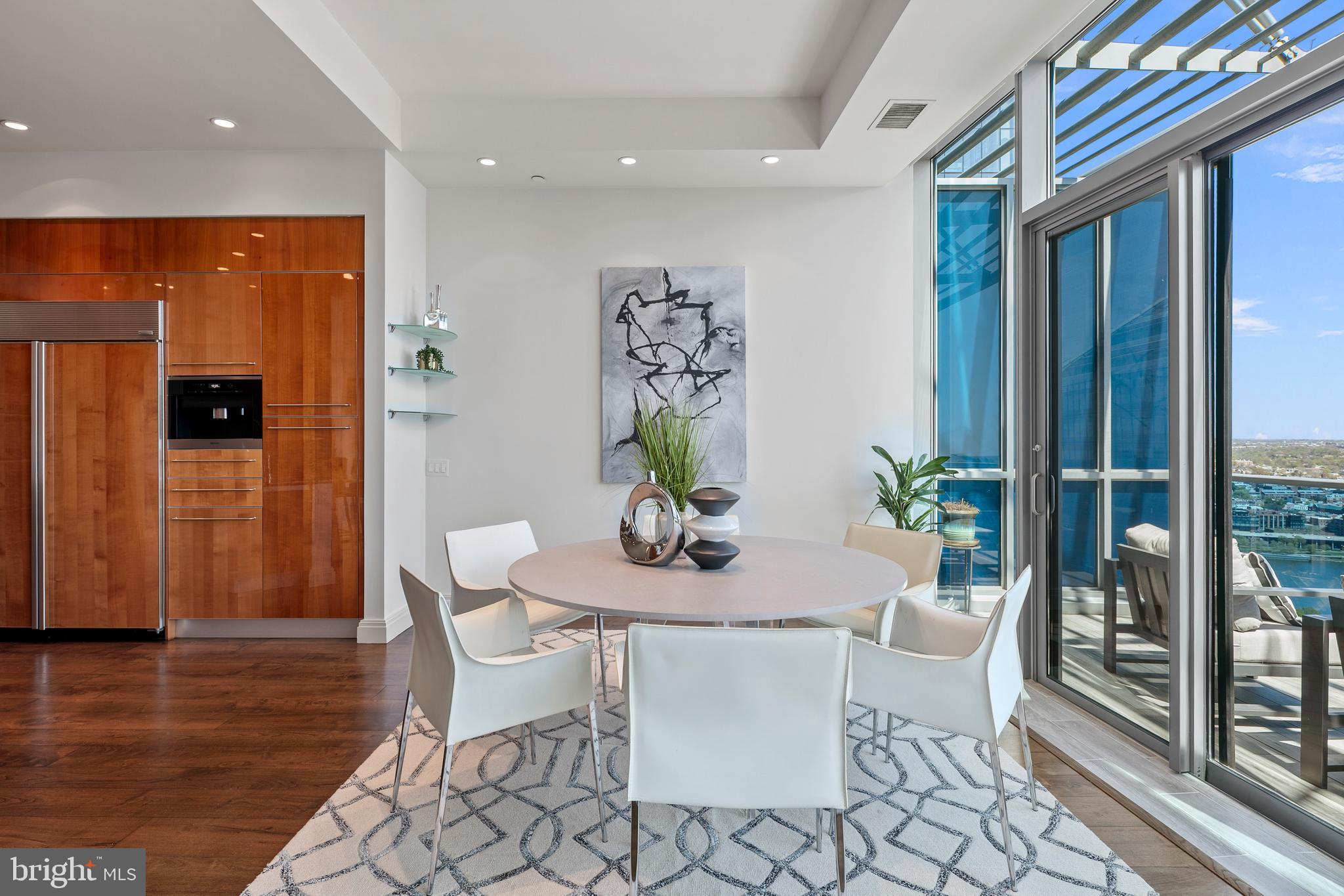 ROSSLYN - Residential