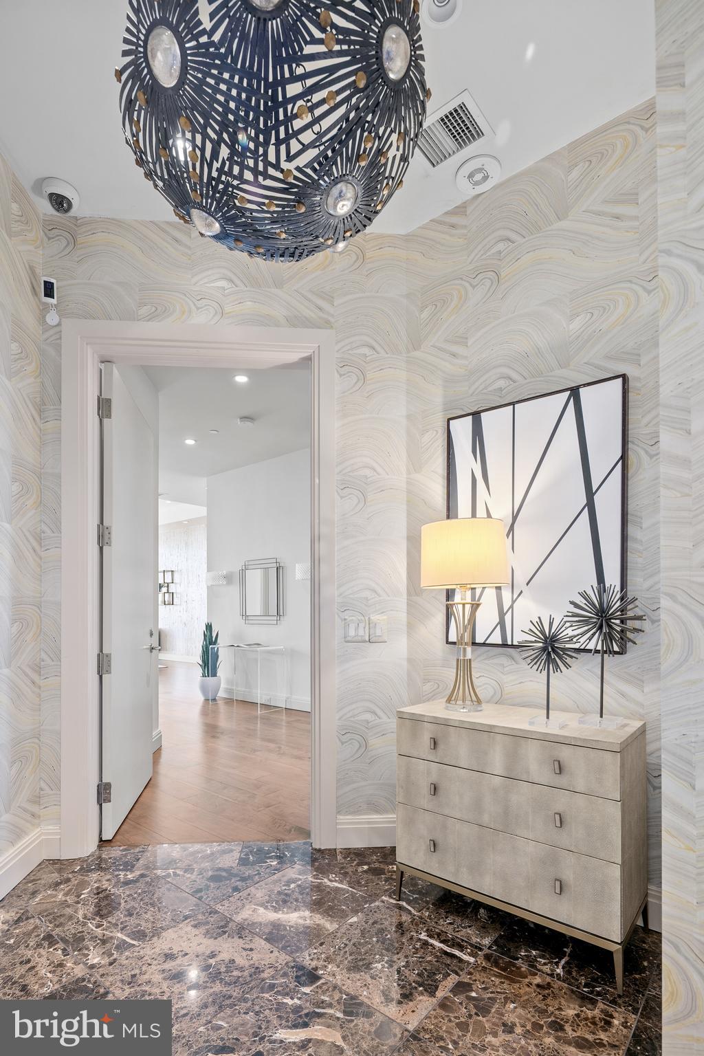 ROSSLYN - Residential