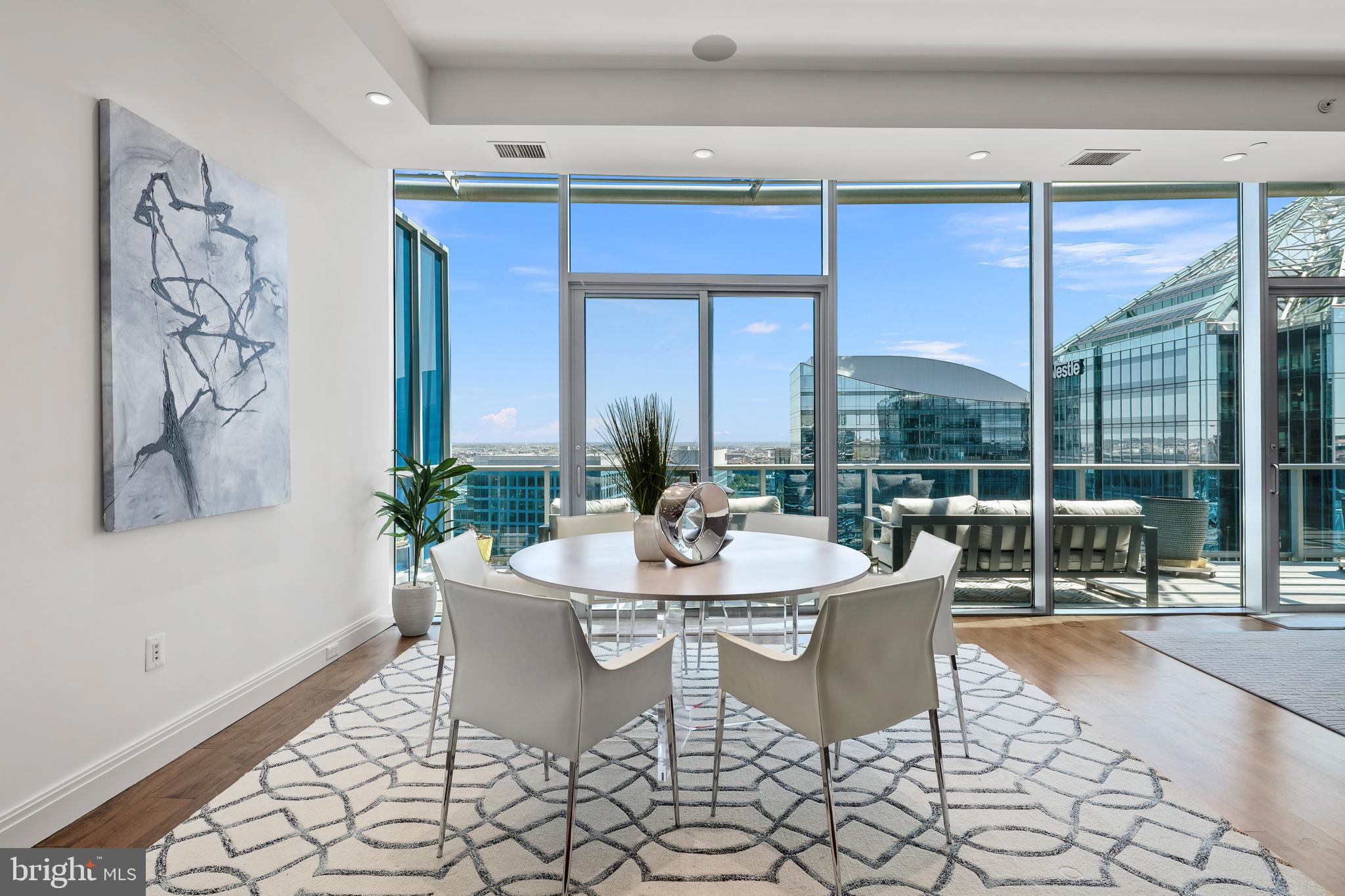 ROSSLYN - Residential