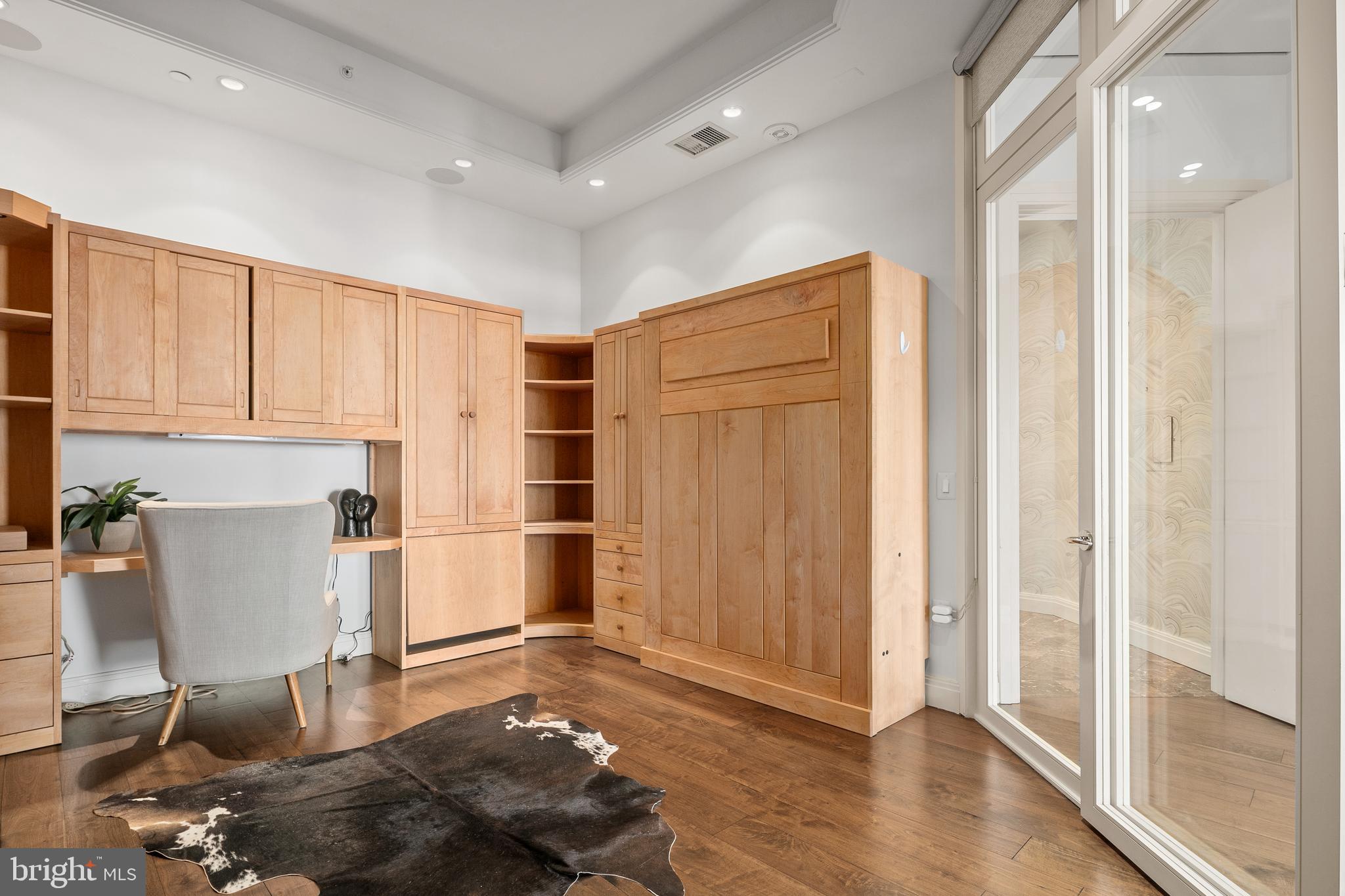 ROSSLYN - Residential