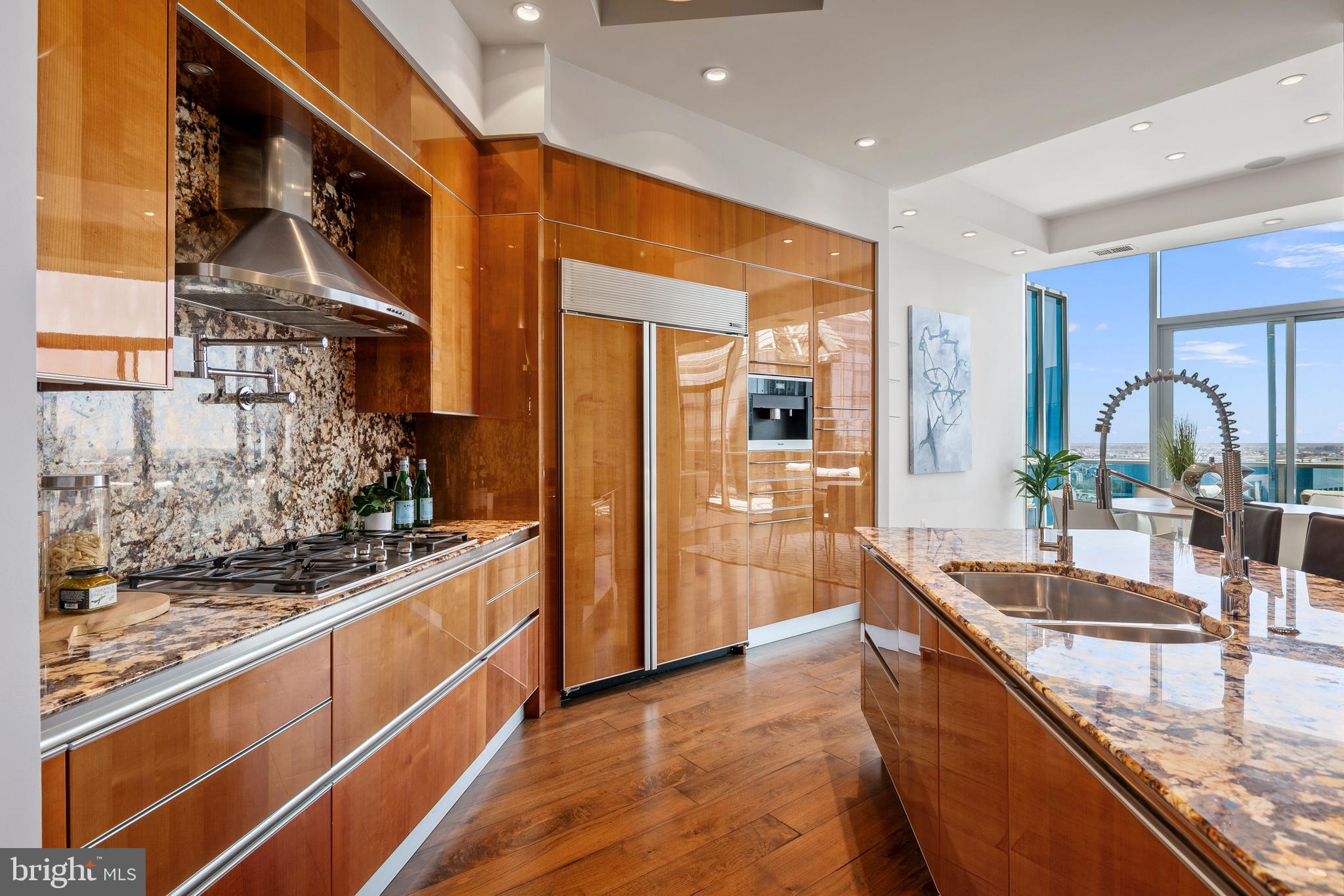 ROSSLYN - Residential