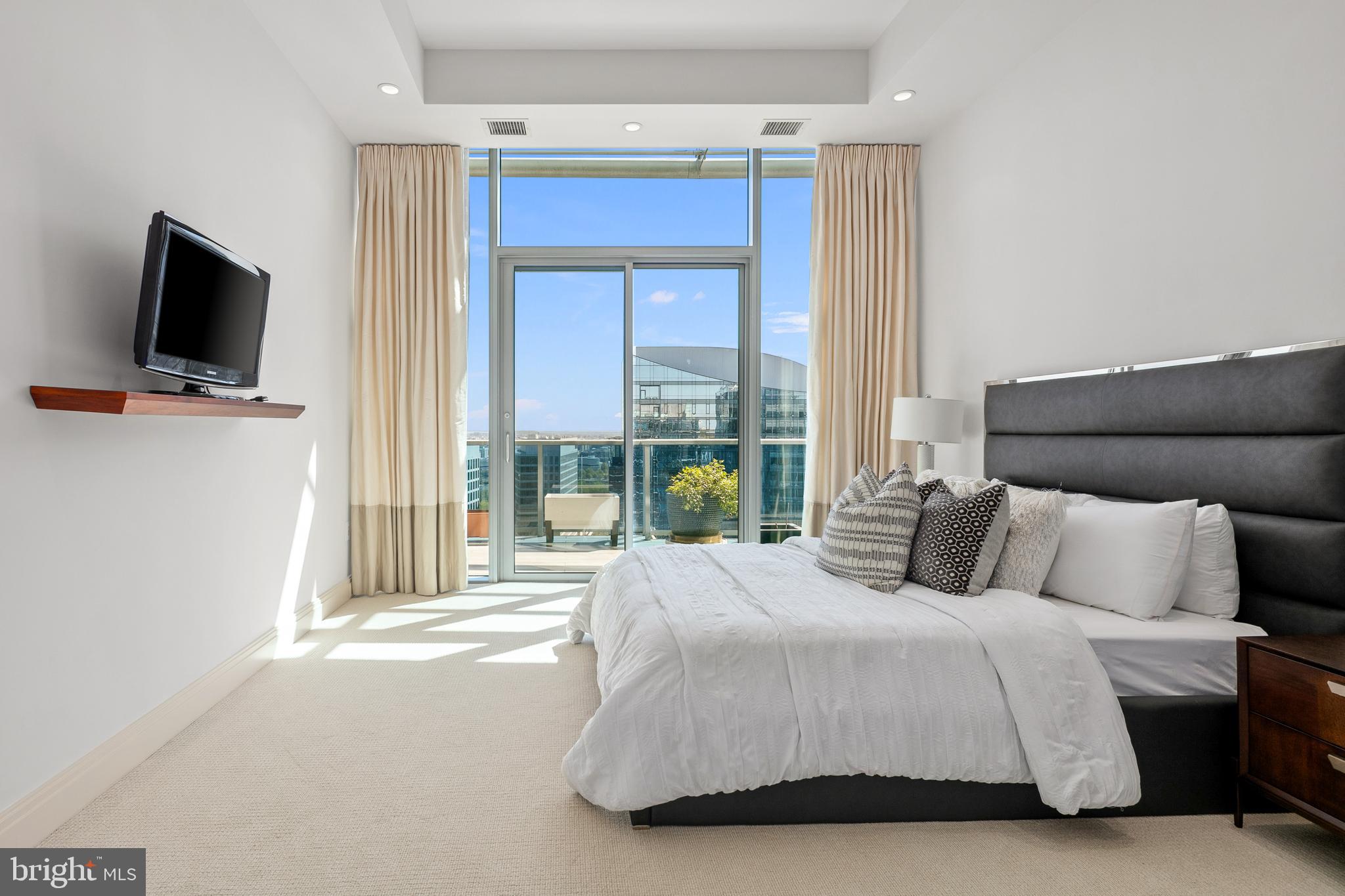 ROSSLYN - Residential