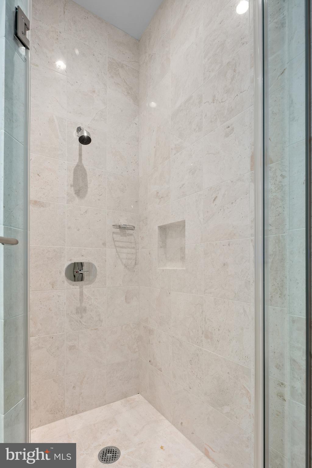 ROSSLYN - Residential