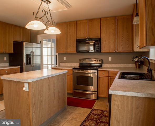 SPRUCE HILL ESTATES - Residential