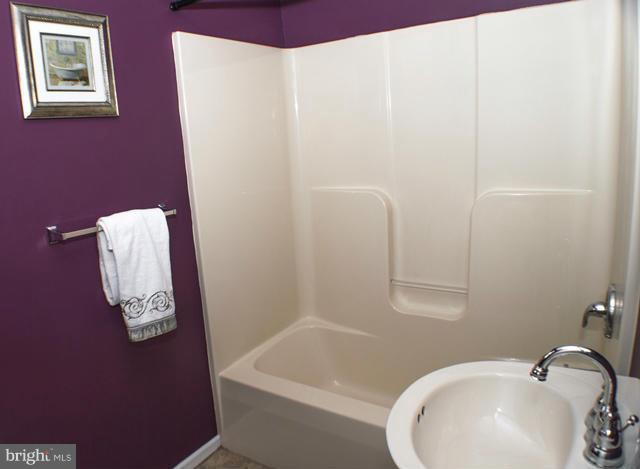 SPRUCE HILL ESTATES - Residential